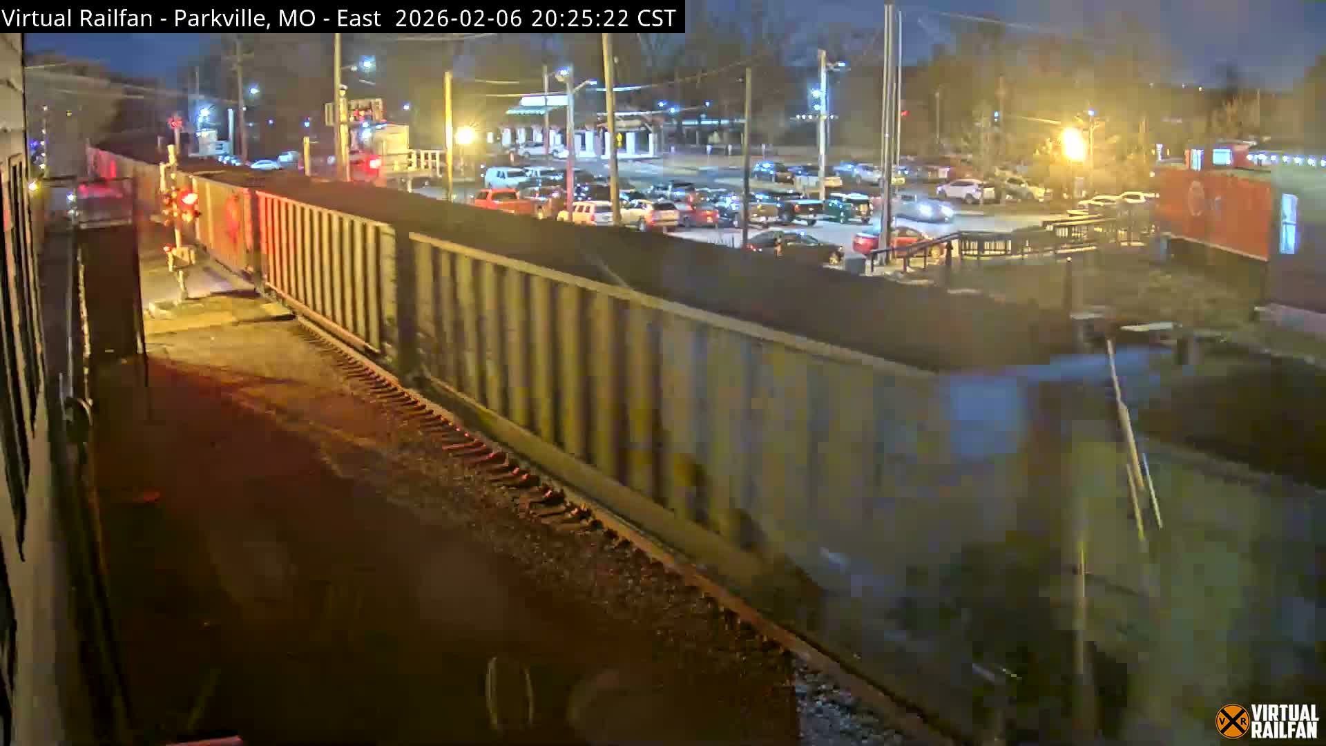 Parkville Railroad Crossing Live Cam - Parkville, Platte, Missouri, USA