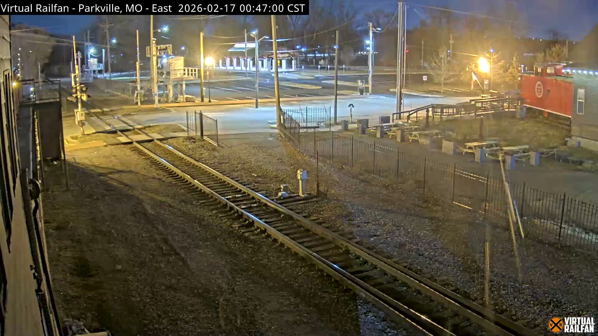 Parkville Railroad Crossing Live Cam - Parkville, Platte, Missouri, USA