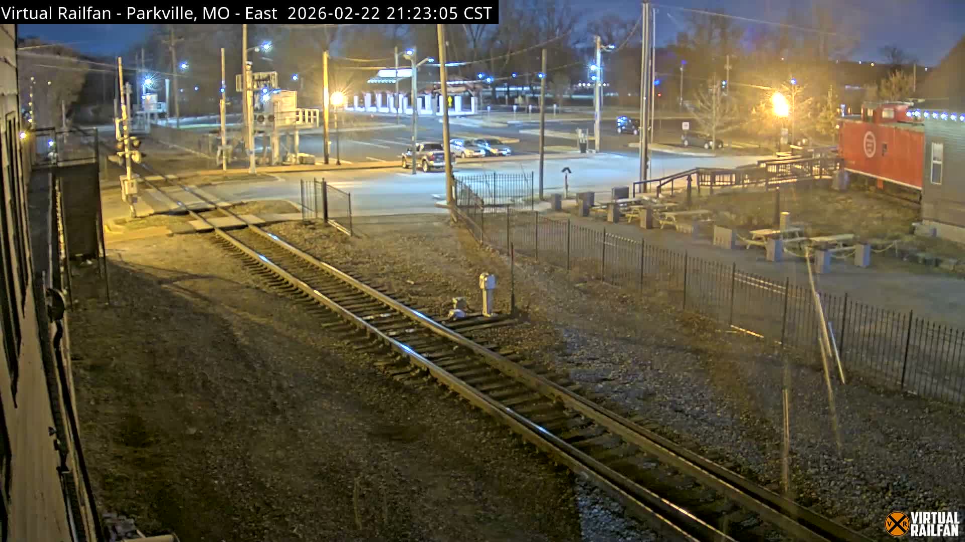 Parkville Railroad Crossing Live Cam - Parkville, Platte, Missouri, USA
