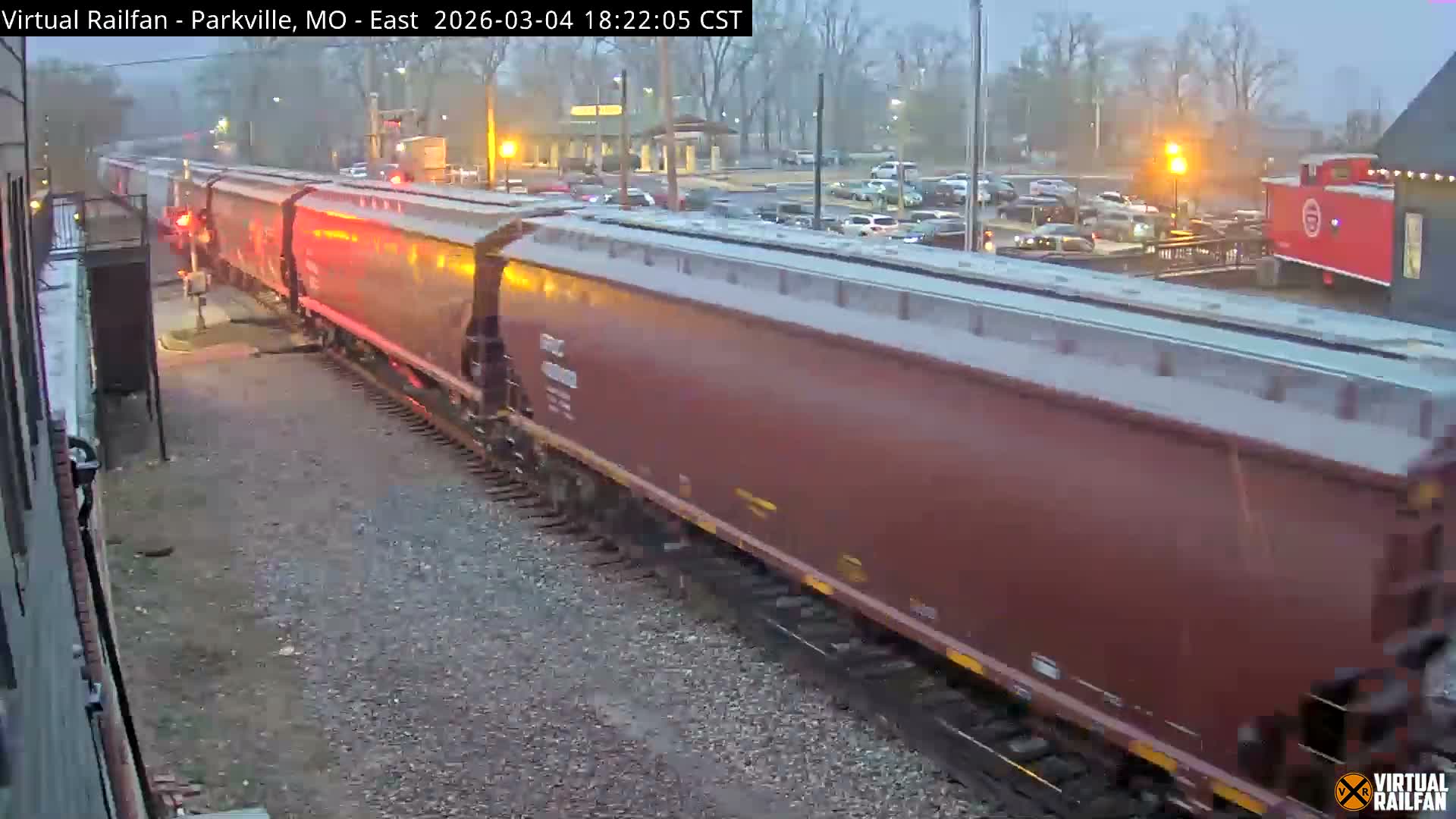 Parkville Railroad Crossing Live Cam - Parkville, Platte, Missouri, USA