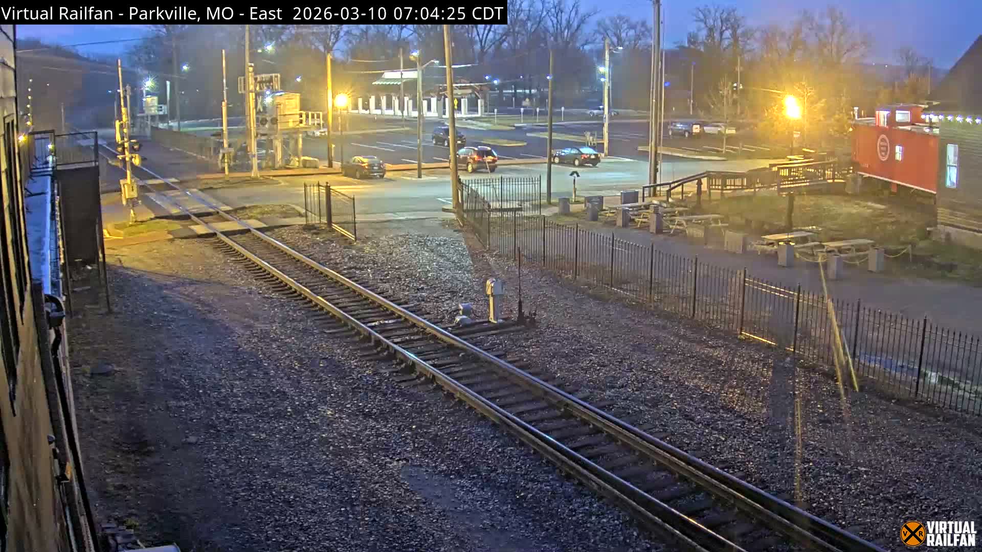 Parkville Railroad Crossing Live Cam - Parkville, Platte, Missouri, USA
