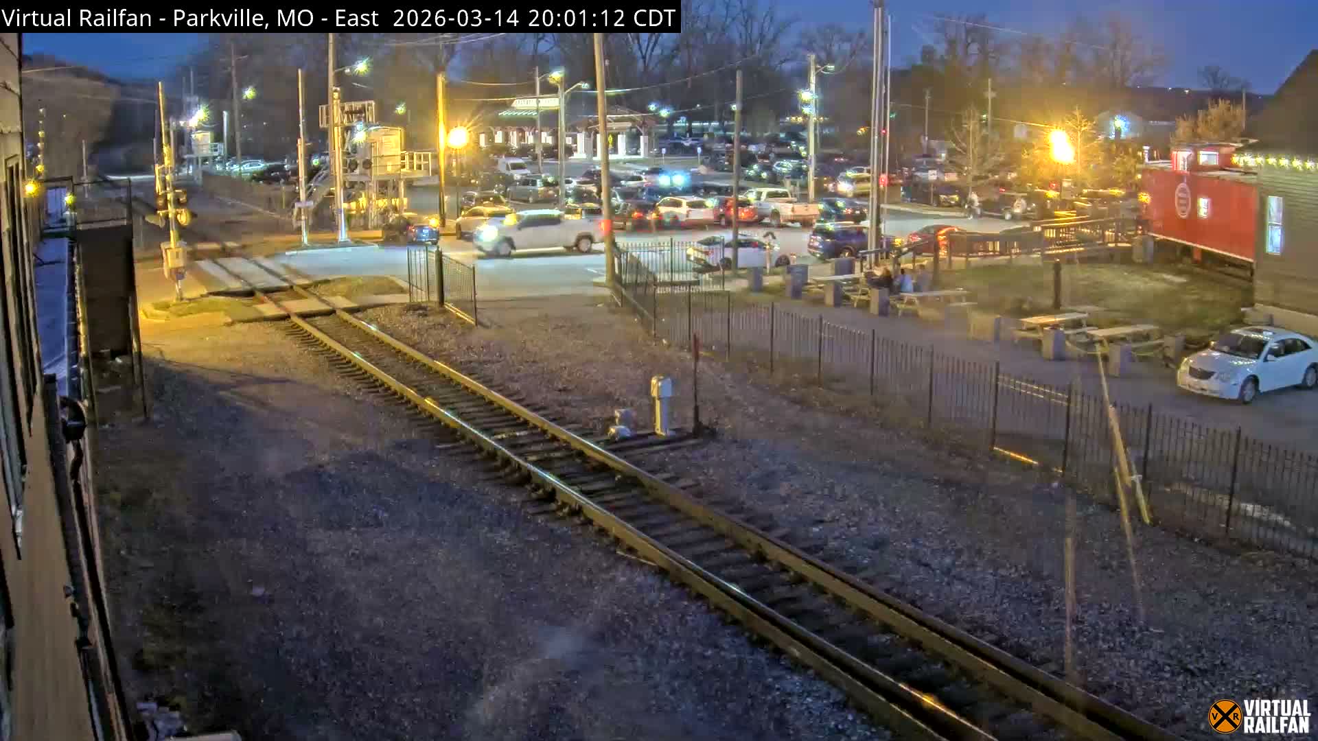 Parkville Railroad Crossing Live Cam - Parkville, Platte, Missouri, USA