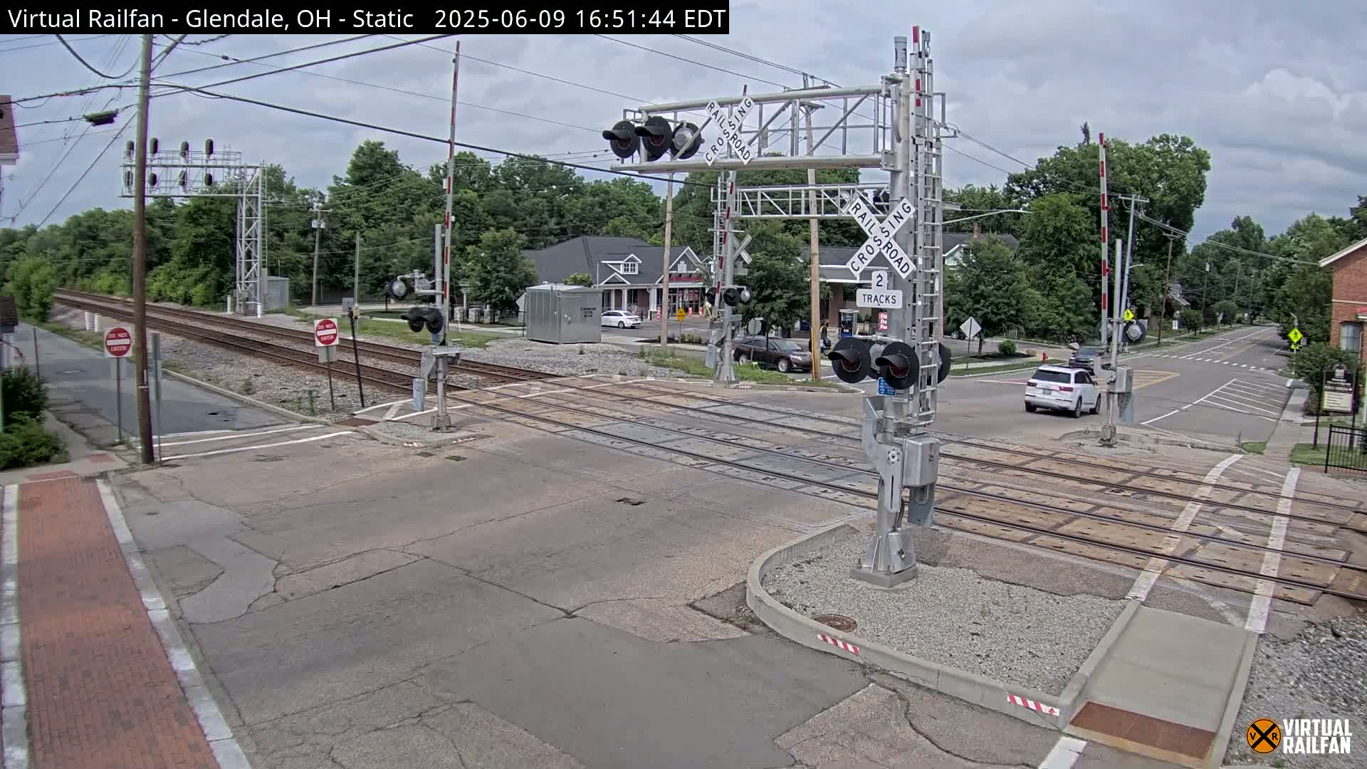 Glendale Railroad Crossing & Junction Live Cam - Glendale, Hamilton, Ohio, USA