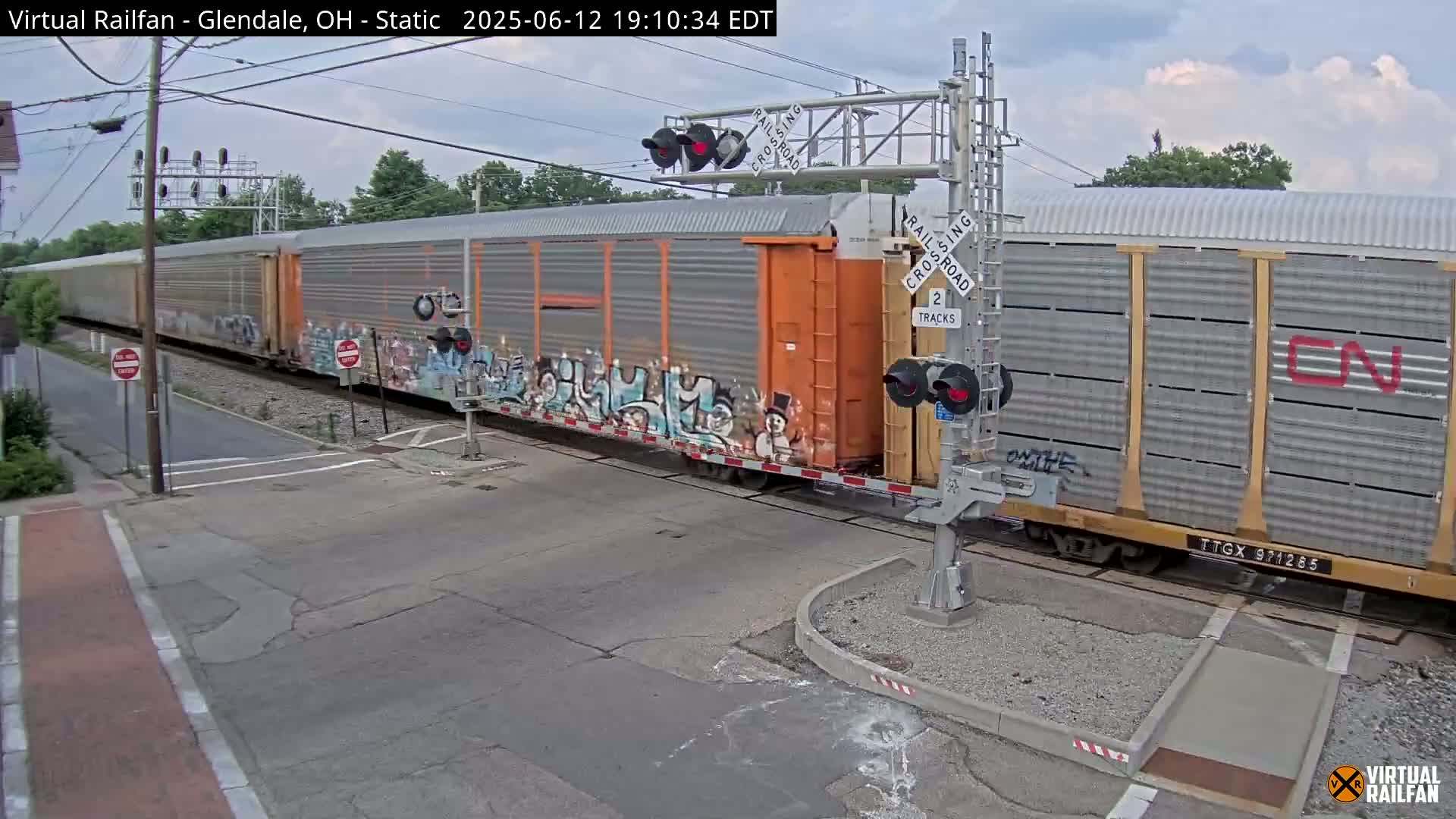 Glendale Railroad Crossing & Junction Live Cam - Glendale, Hamilton, Ohio, USA