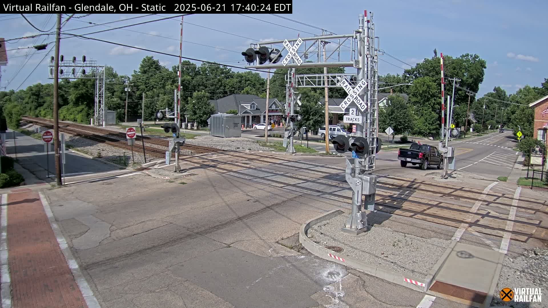 Glendale Railroad Crossing & Junction Live Cam - Glendale, Hamilton, Ohio, USA