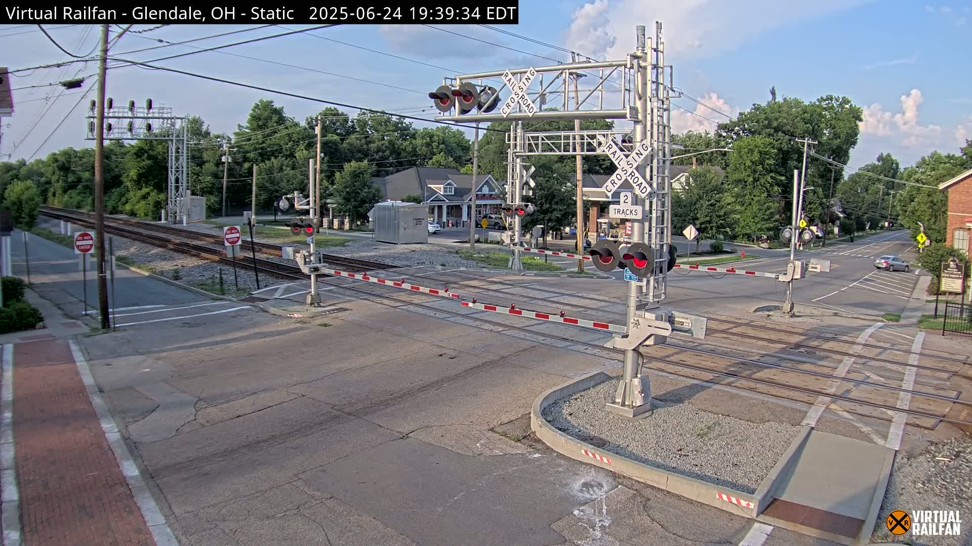 Glendale Railroad Crossing & Junction Live Cam - Glendale, Hamilton, Ohio, USA