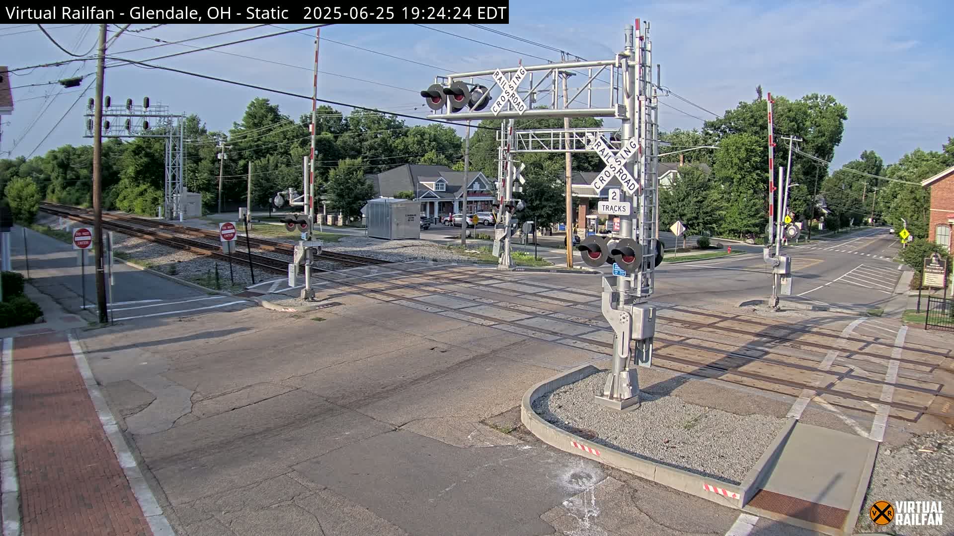 Glendale Railroad Crossing & Junction Live Cam - Glendale, Hamilton, Ohio, USA