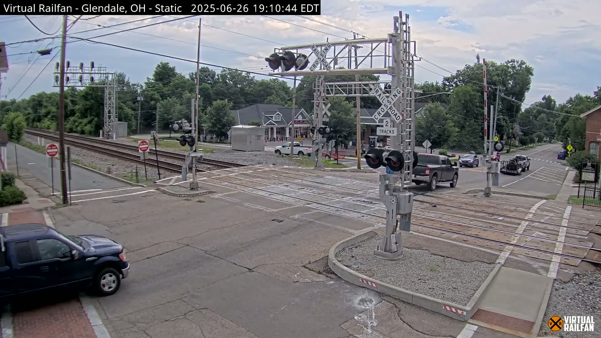 Glendale Railroad Crossing & Junction Live Cam - Glendale, Hamilton, Ohio, USA