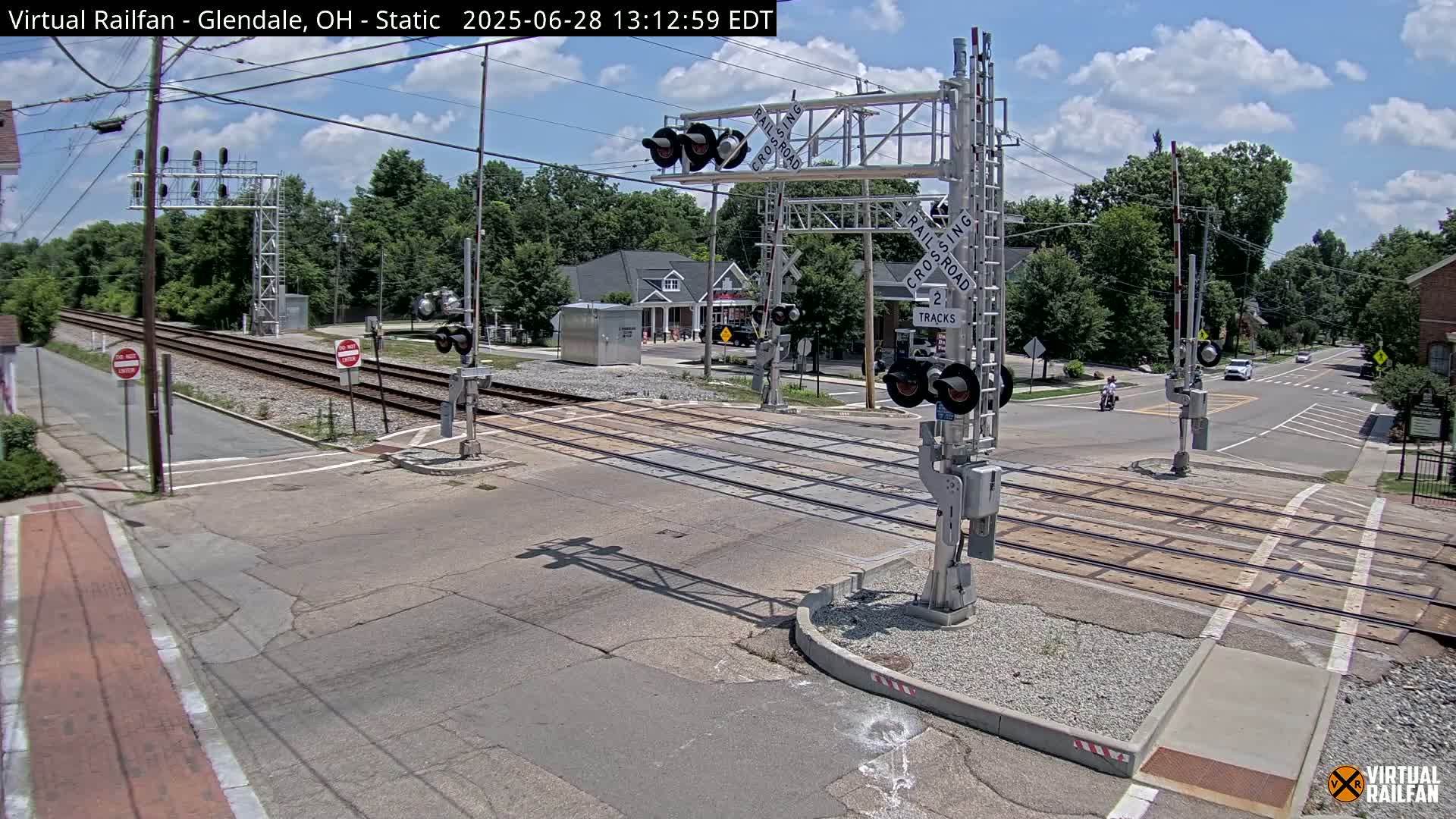 Glendale Railroad Crossing & Junction Live Cam - Glendale, Hamilton, Ohio, USA