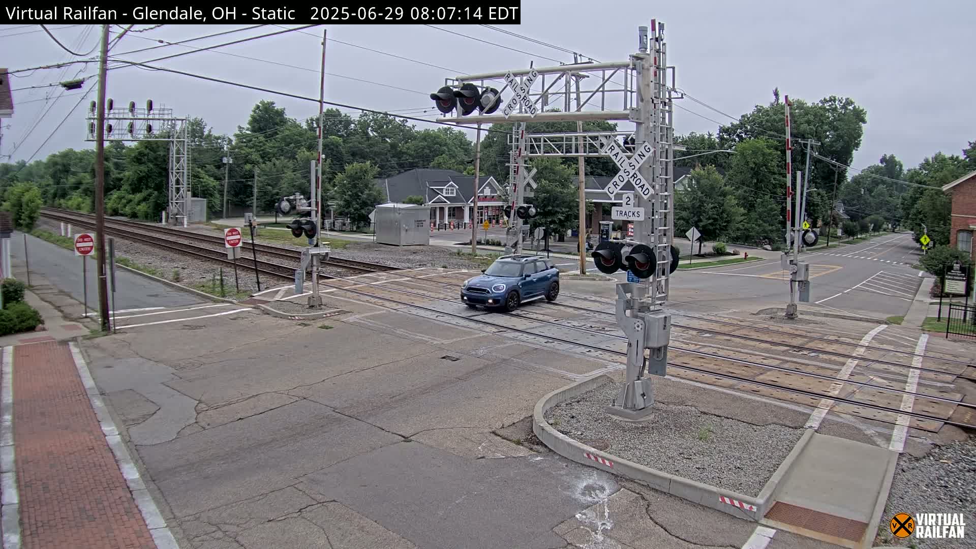 Glendale Railroad Crossing & Junction Live Cam - Glendale, Hamilton, Ohio, USA