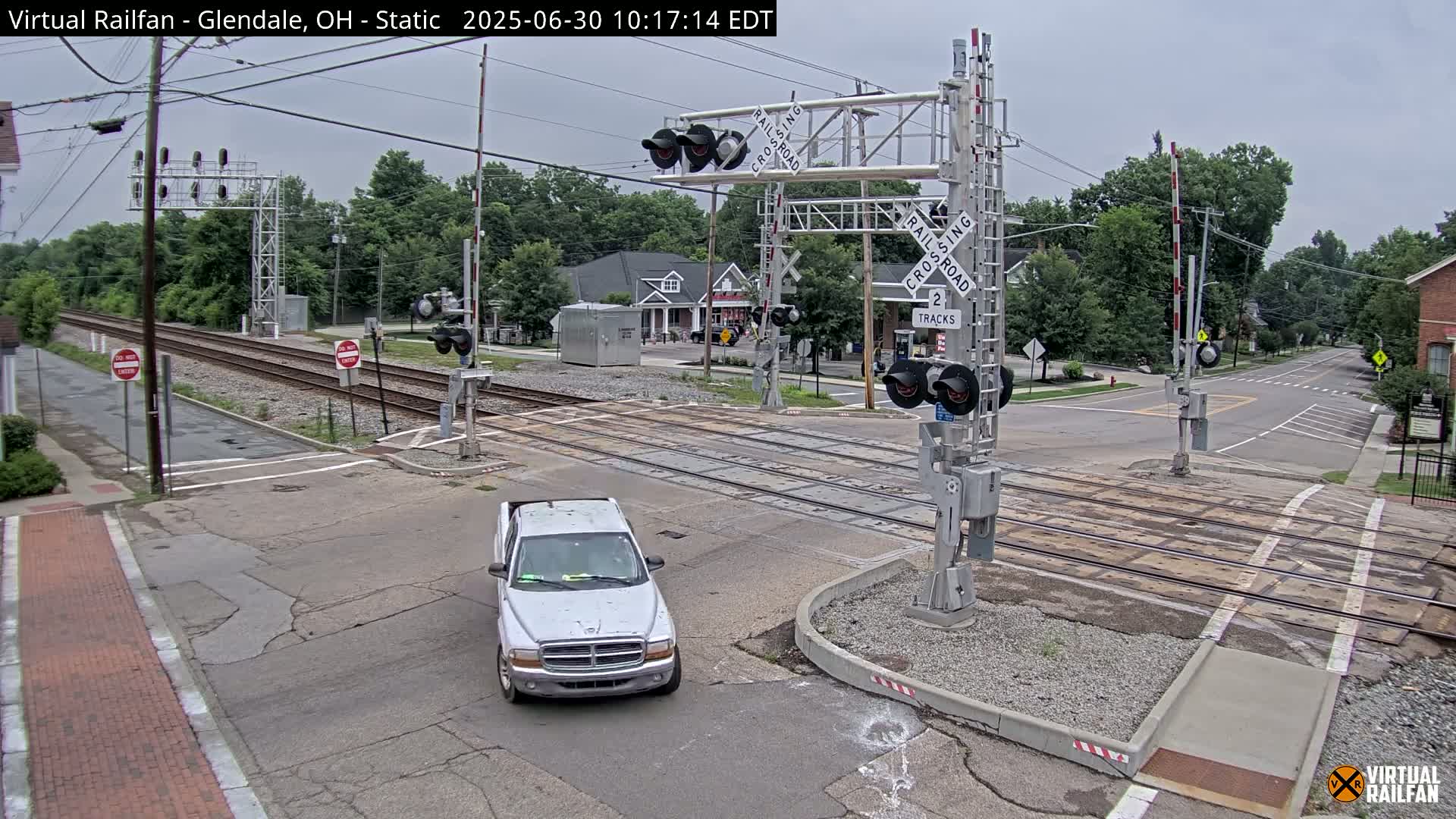Glendale Railroad Crossing & Junction Live Cam - Glendale, Hamilton, Ohio, USA