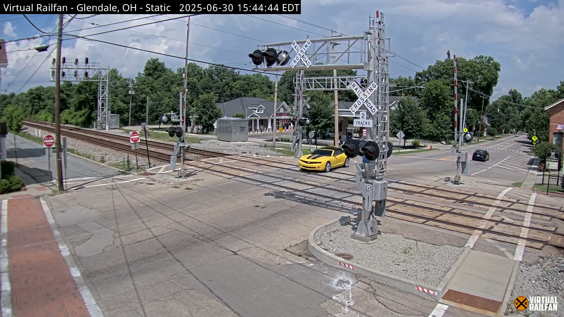 Glendale Railroad Crossing & Junction Live Cam - Glendale, Hamilton, Ohio, USA