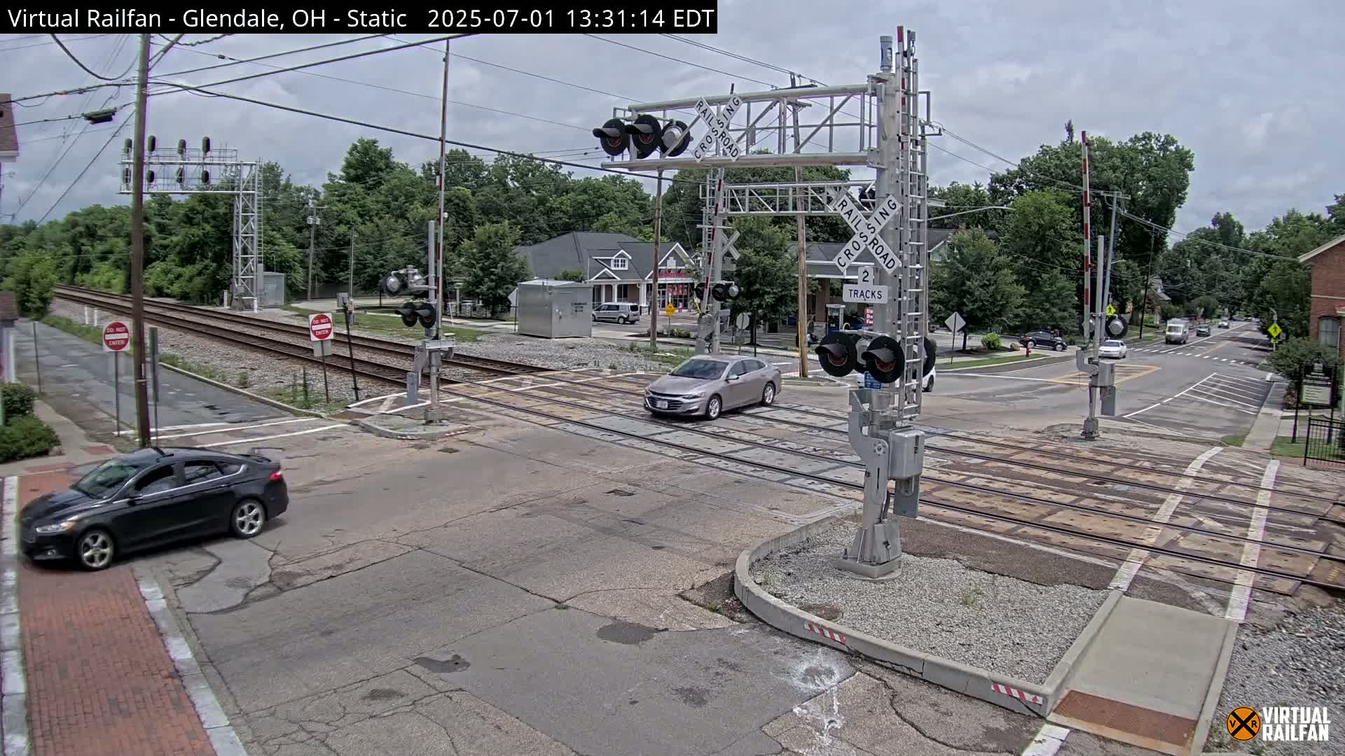 Glendale Railroad Crossing & Junction Live Cam - Glendale, Hamilton, Ohio, USA