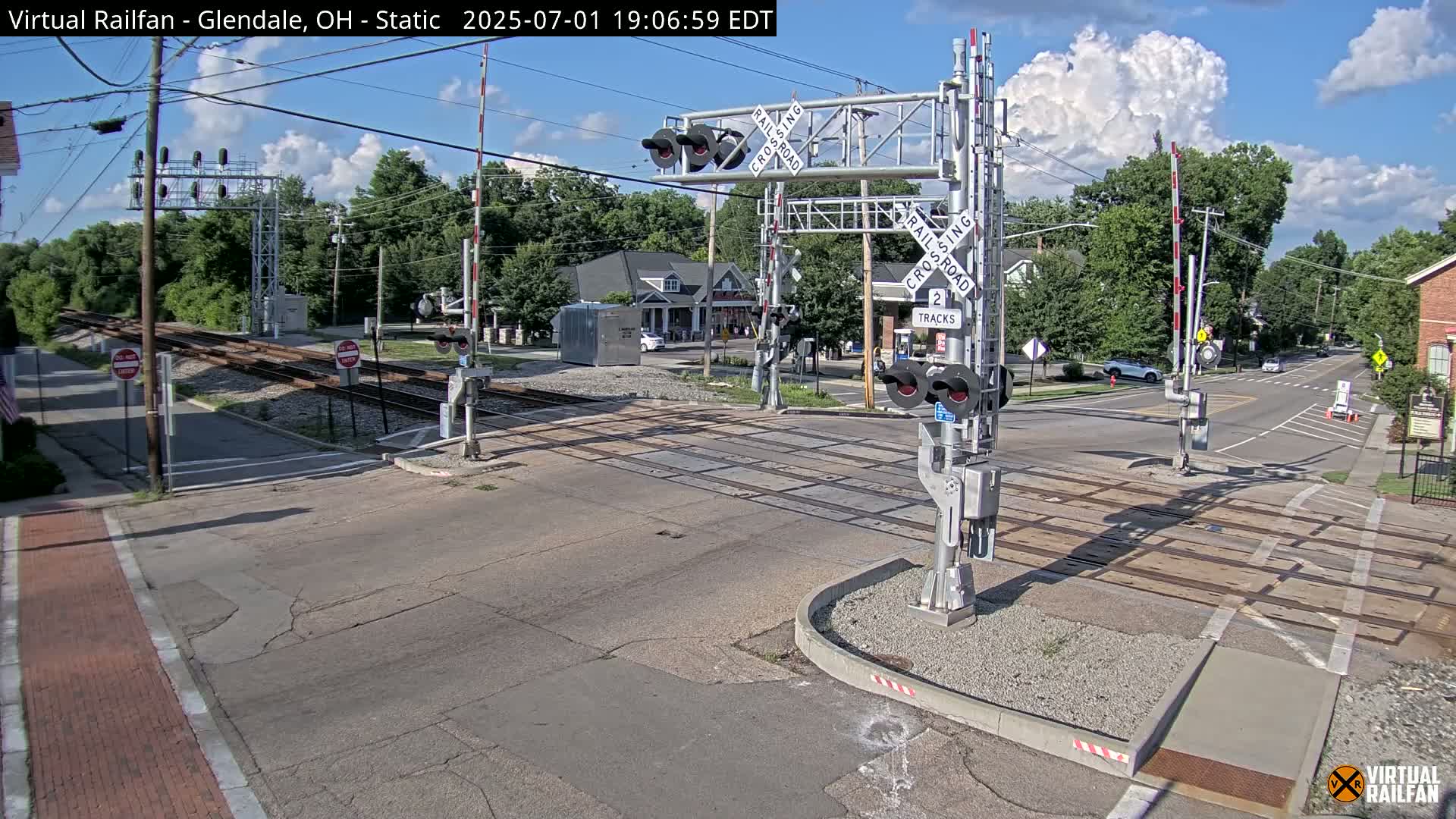 Glendale Railroad Crossing & Junction Live Cam - Glendale, Hamilton, Ohio, USA