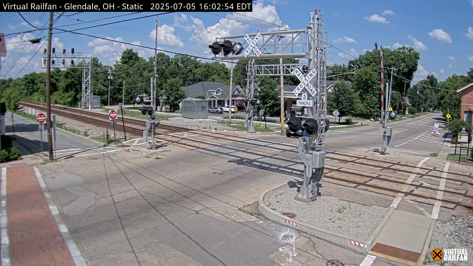Glendale Railroad Crossing & Junction Live Cam - Glendale, Hamilton, Ohio, USA