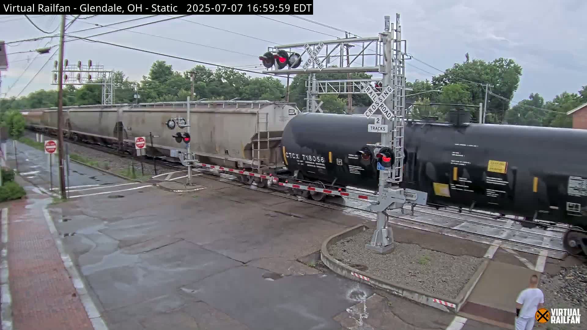 Glendale Railroad Crossing & Junction Live Cam - Glendale, Hamilton, Ohio, USA