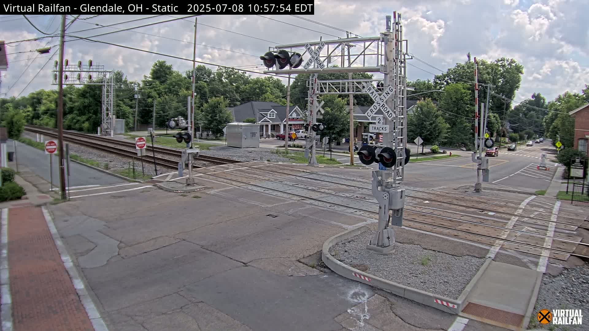 Glendale Railroad Crossing & Junction Live Cam - Glendale, Hamilton, Ohio, USA