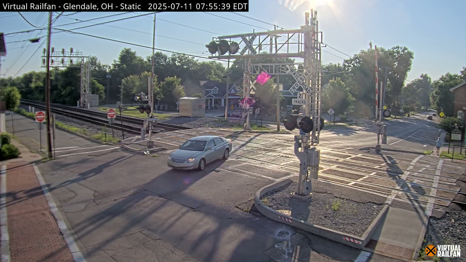 Glendale Railroad Crossing & Junction Live Cam - Glendale, Hamilton, Ohio, USA