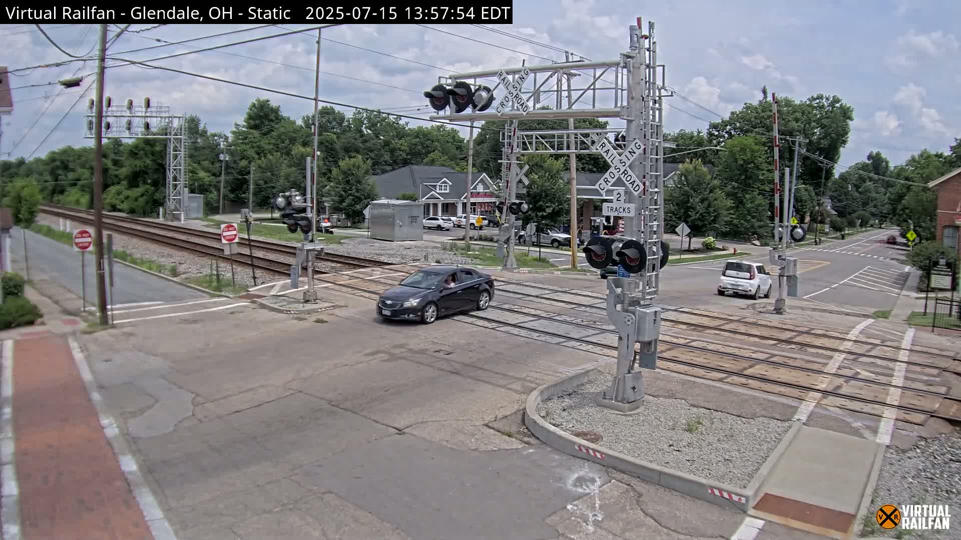 Glendale Railroad Crossing & Junction Live Cam - Glendale, Hamilton, Ohio, USA