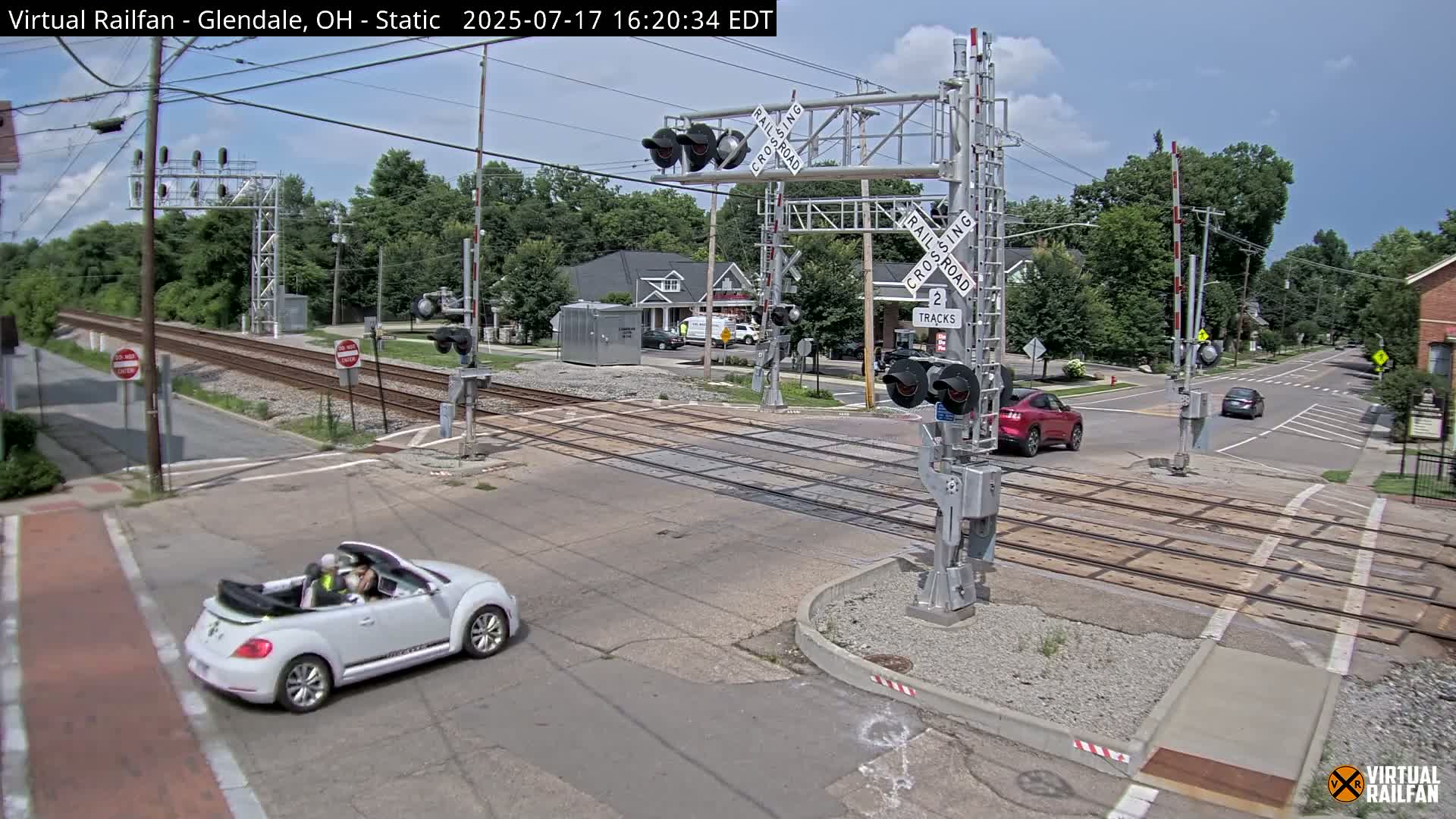 Glendale Railroad Crossing & Junction Live Cam - Glendale, Hamilton, Ohio, USA
