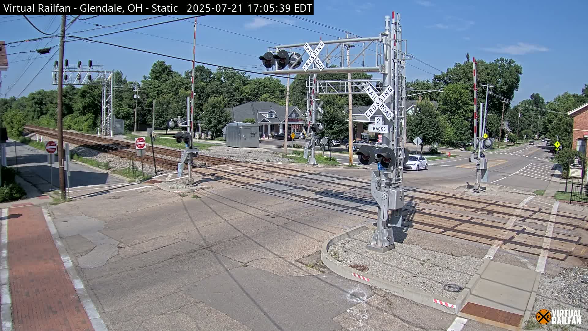 Glendale Railroad Crossing & Junction Live Cam - Glendale, Hamilton, Ohio, USA