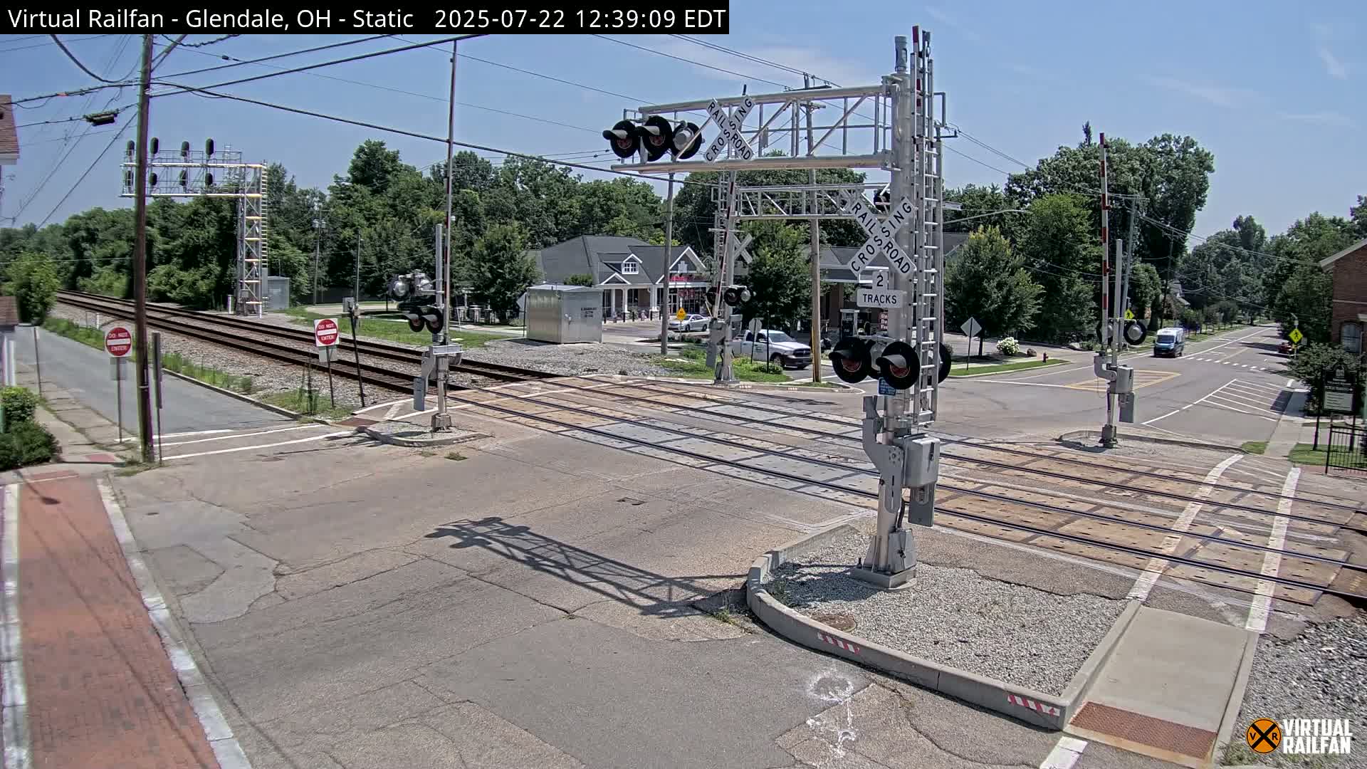 Glendale Railroad Crossing & Junction Live Cam - Glendale, Hamilton, Ohio, USA