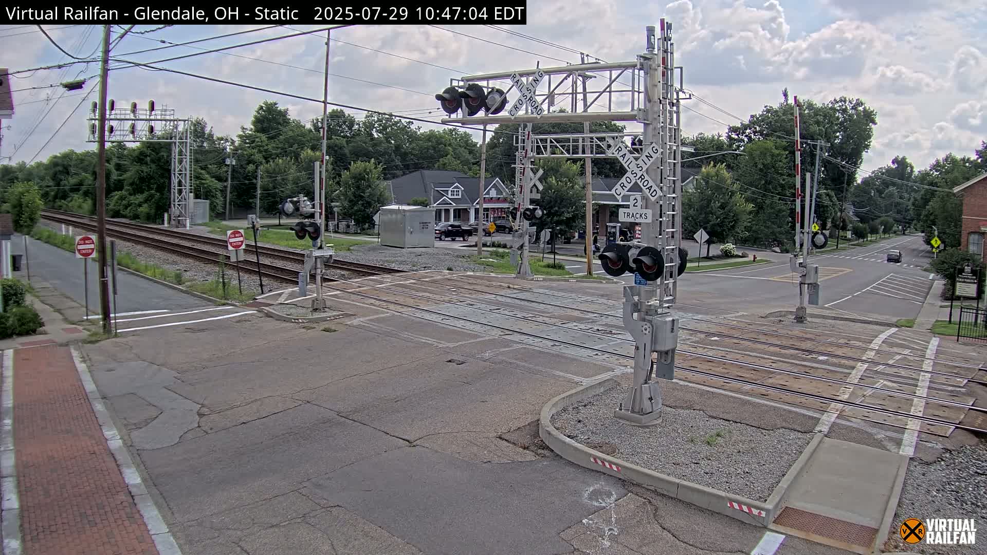 Glendale Railroad Crossing & Junction Live Cam - Glendale, Hamilton, Ohio, USA