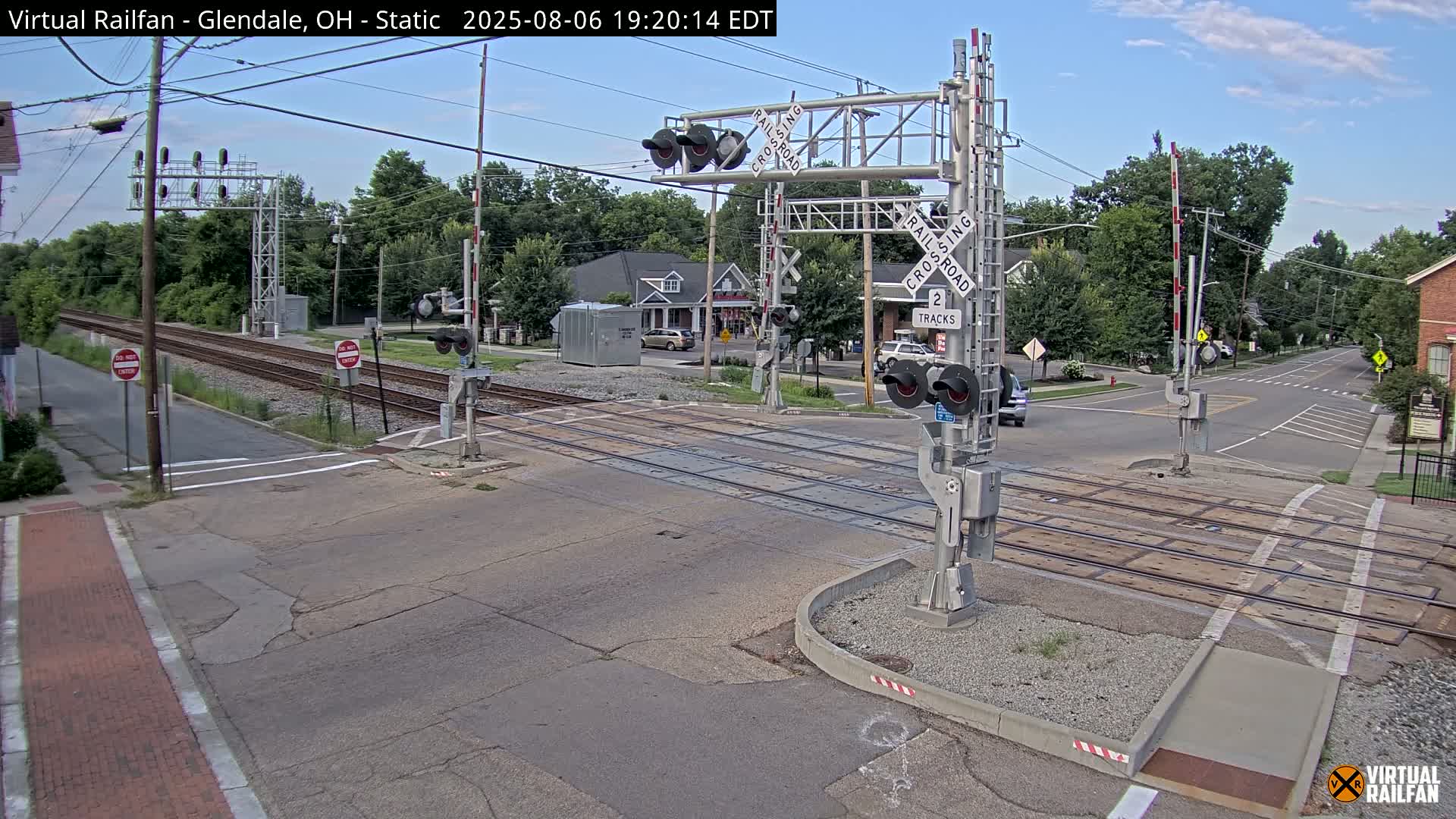 Glendale Railroad Crossing & Junction Live Cam - Glendale, Hamilton, Ohio, USA