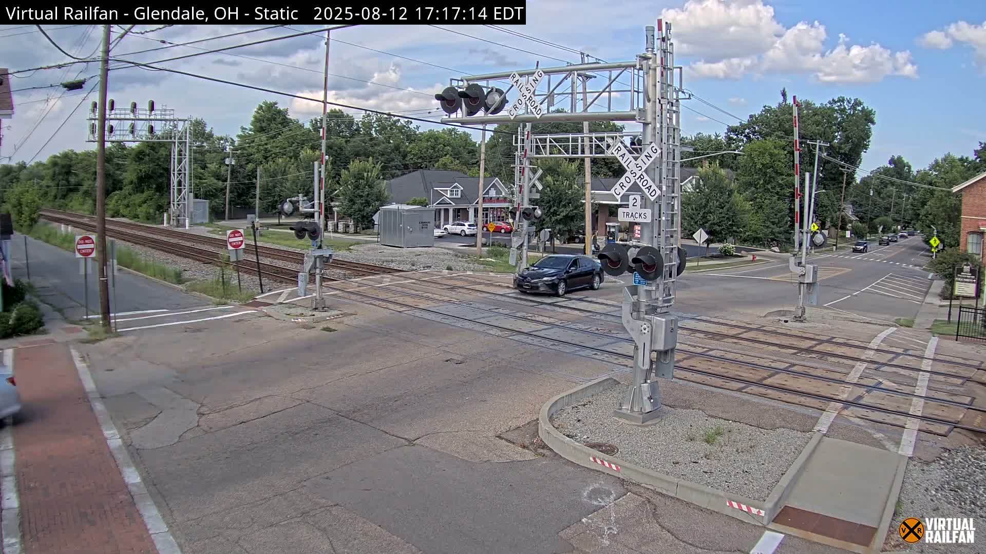 Glendale Railroad Crossing & Junction Live Cam - Glendale, Hamilton, Ohio, USA