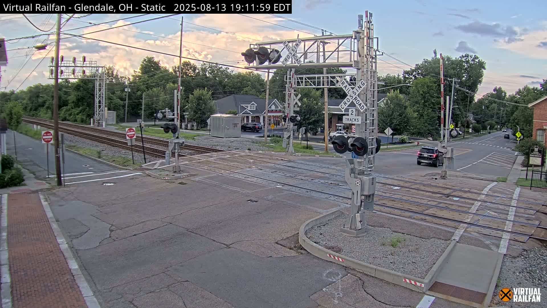 Glendale Railroad Crossing & Junction Live Cam - Glendale, Hamilton, Ohio, USA