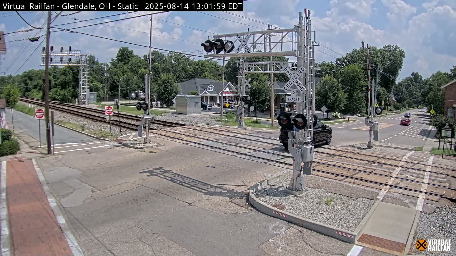 Glendale Railroad Crossing & Junction Live Cam - Glendale, Hamilton, Ohio, USA
