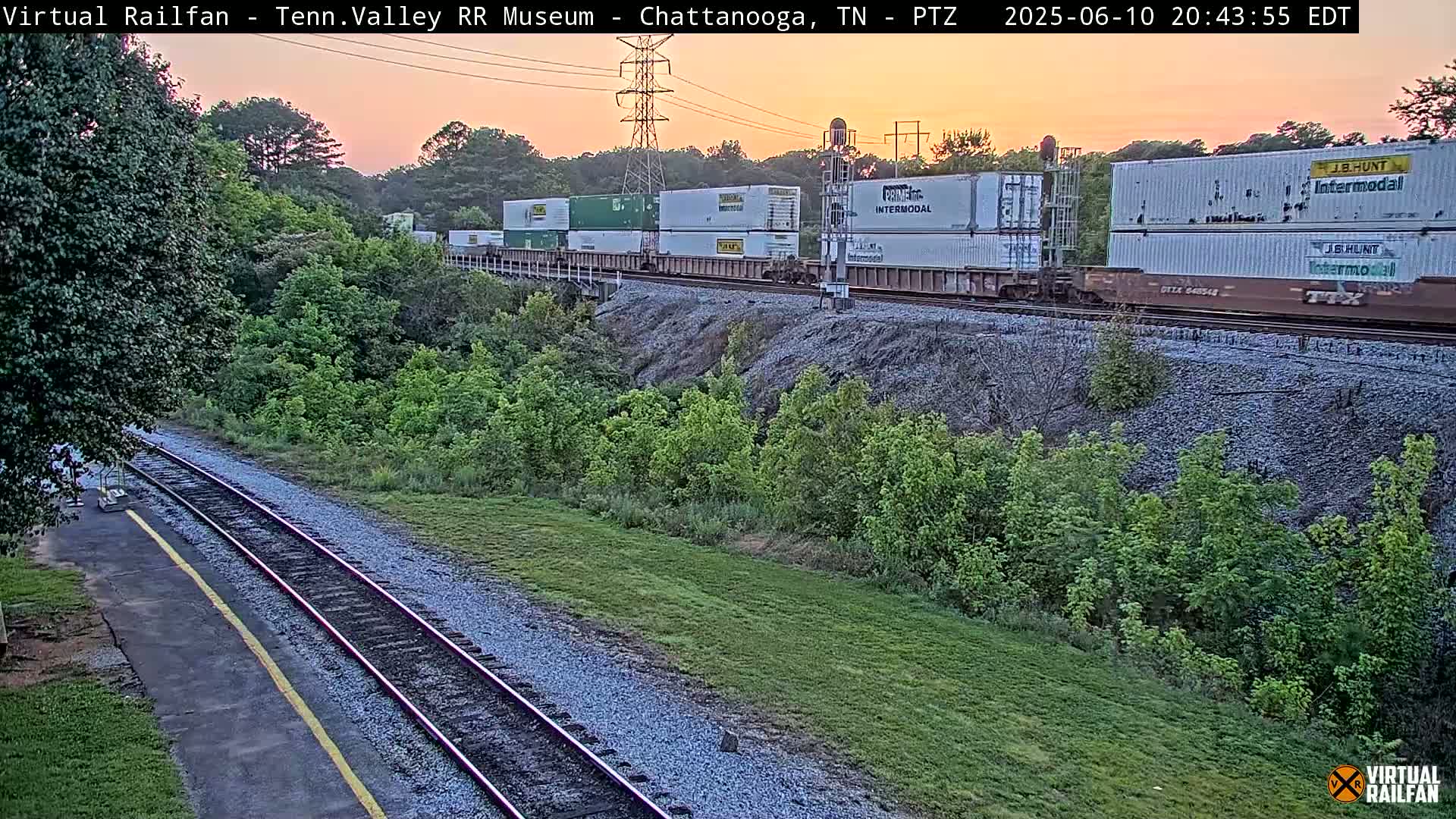 Chattanooga Railroad Crossing from Tennessee Railroad Museum Live Cam - Chattanooga, Hamilton, Tennessee, USA