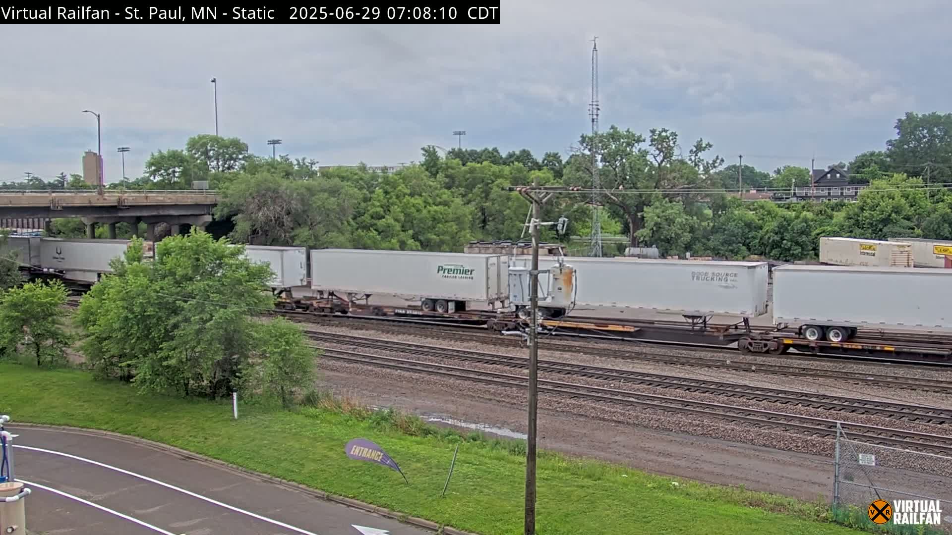 Saint Paul Railroad Crossing Live Cam - Saint Paul, Ramsey, Minnesota, USA