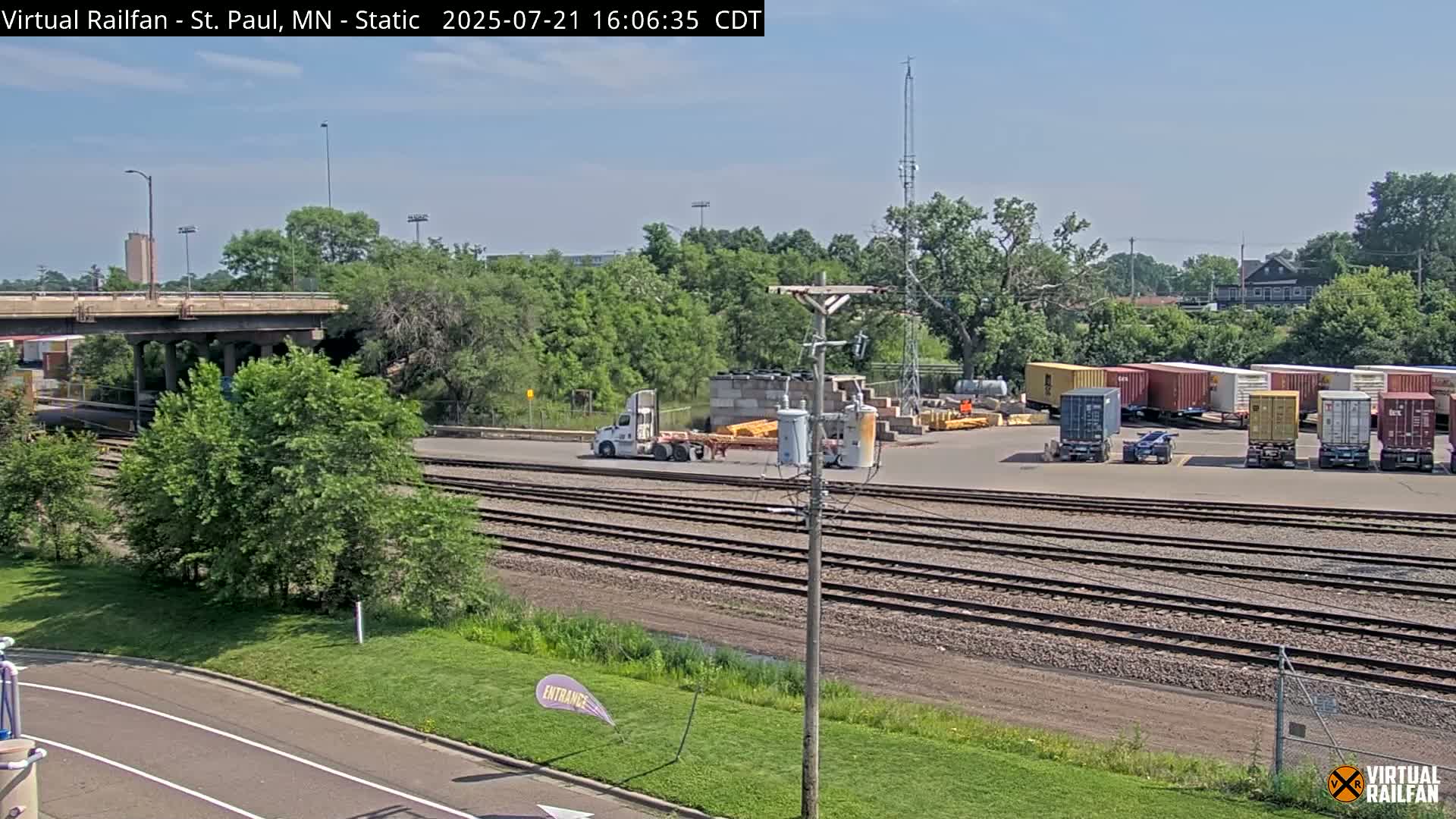 Saint Paul Railroad Crossing Live Cam - Saint Paul, Ramsey, Minnesota, USA