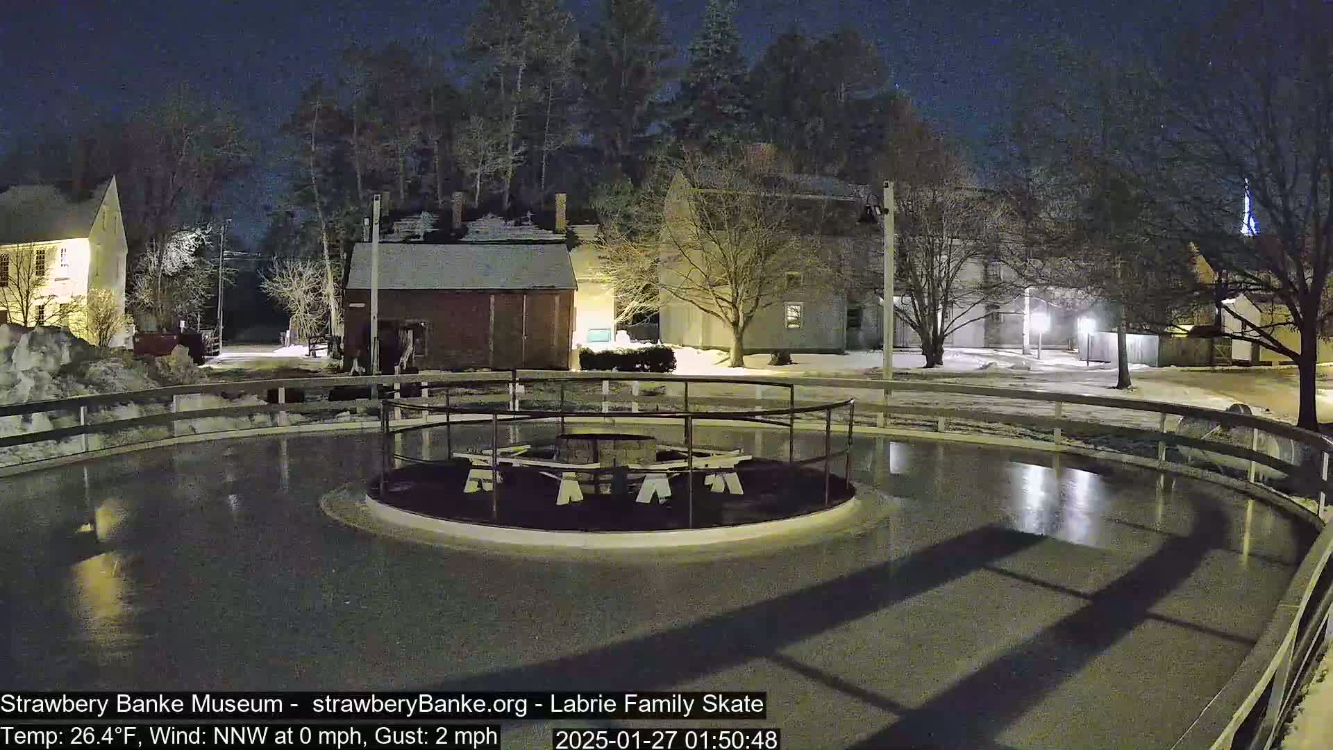 Fire Pit Porsmouth Ice Skating Live Cam -  New Hampshire, USA