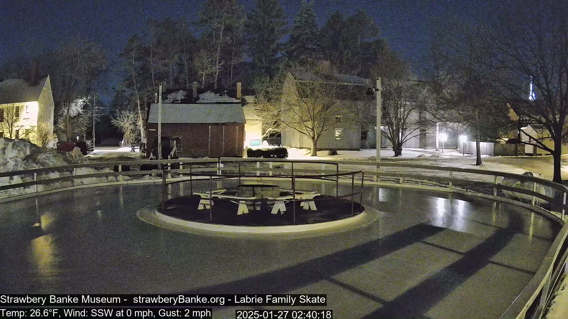 Fire Pit Porsmouth Ice Skating Live Cam -  New Hampshire, USA