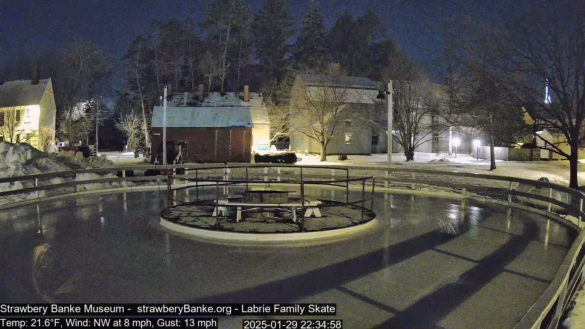 Fire Pit Porsmouth Ice Skating Live Cam -  New Hampshire, USA