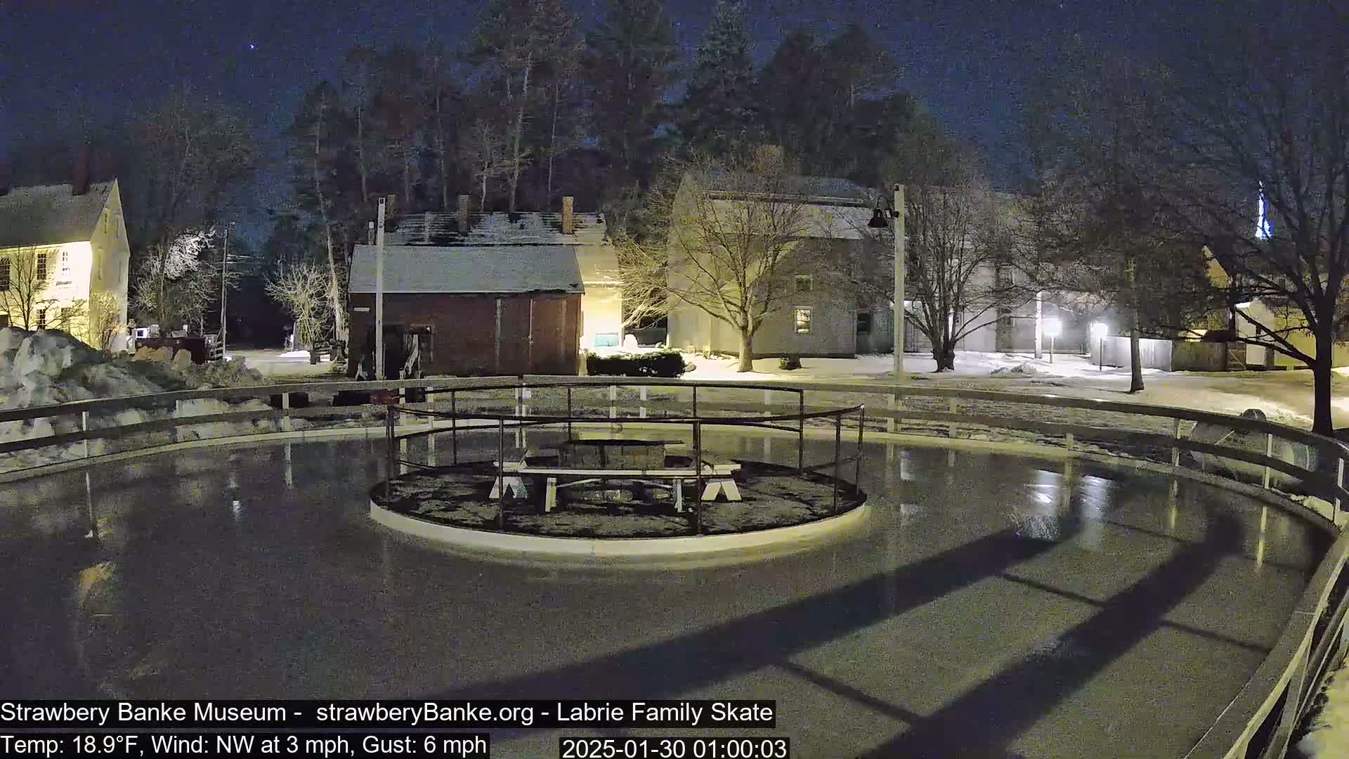 Fire Pit Porsmouth Ice Skating Live Cam -  New Hampshire, USA