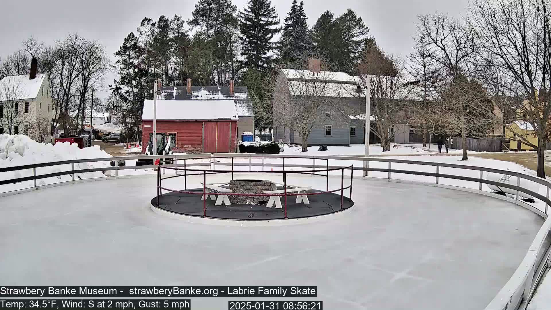 Fire Pit Porsmouth Ice Skating Live Cam -  New Hampshire, USA