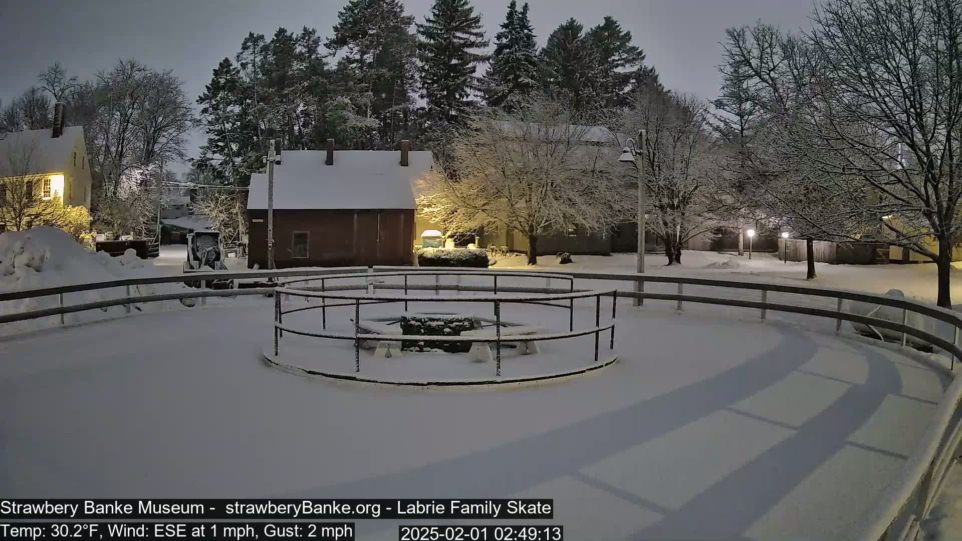 Fire Pit Porsmouth Ice Skating Live Cam -  New Hampshire, USA