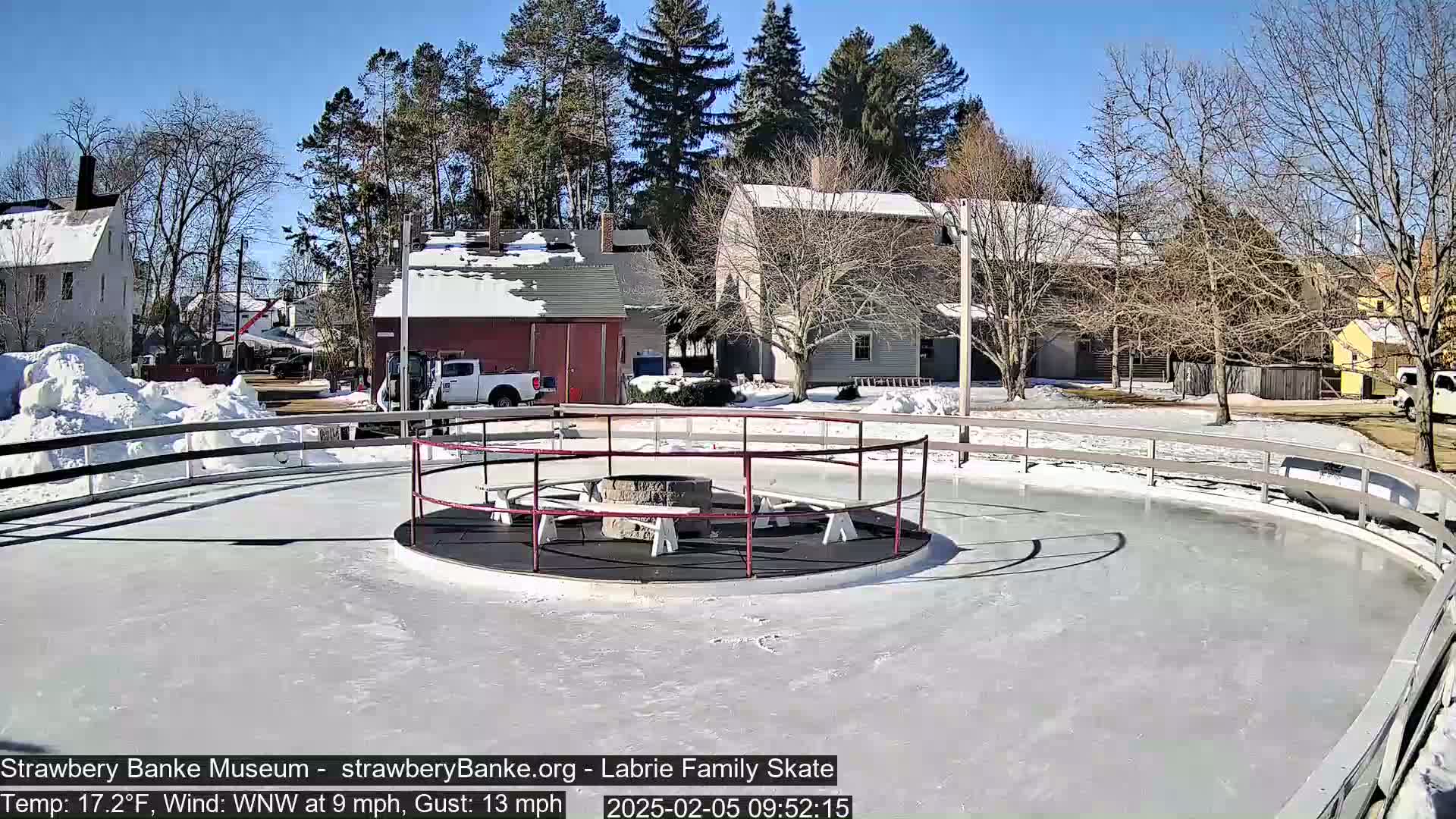 Fire Pit Porsmouth Ice Skating Live Cam -  New Hampshire, USA