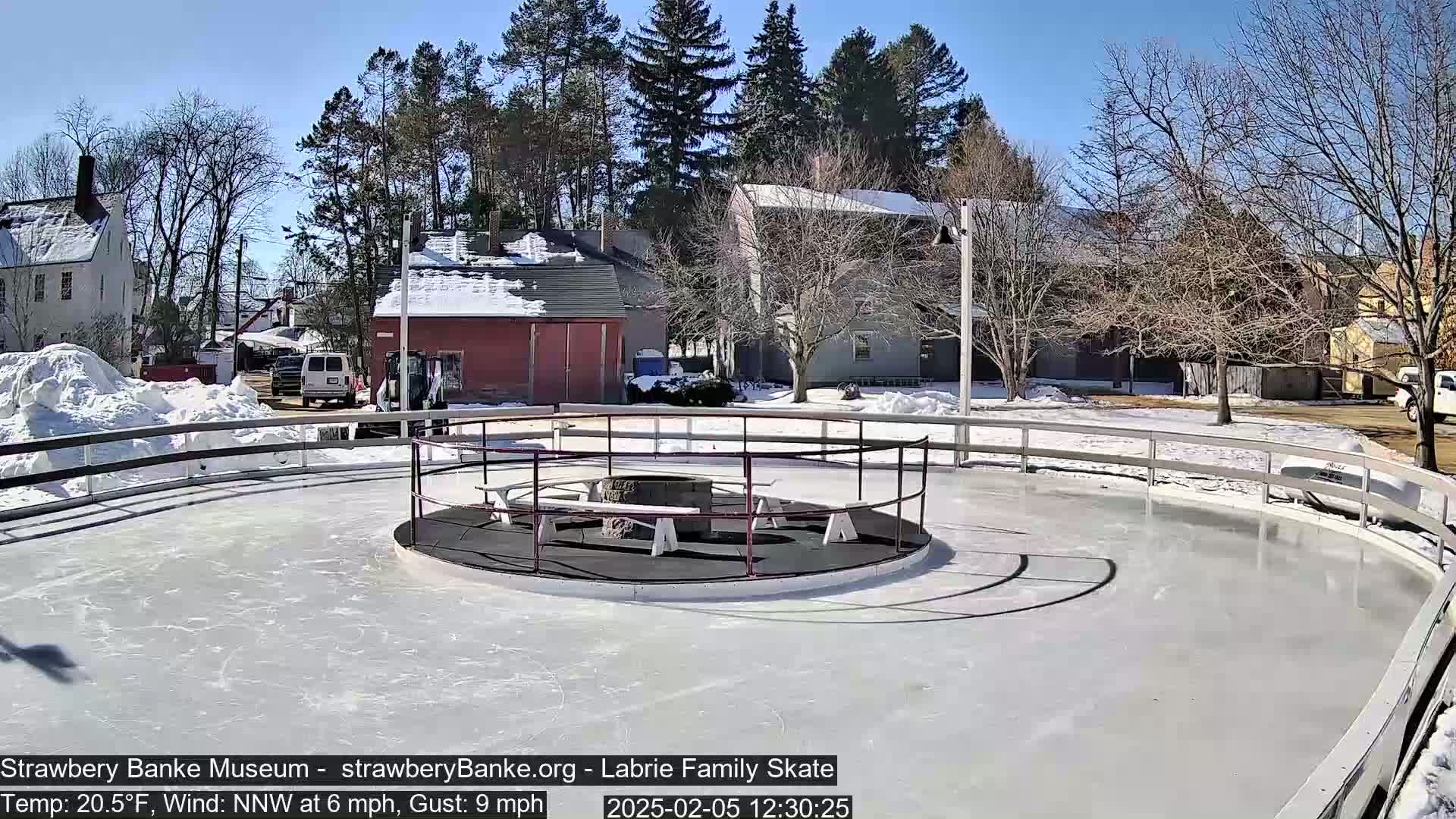 Fire Pit Porsmouth Ice Skating Live Cam -  New Hampshire, USA