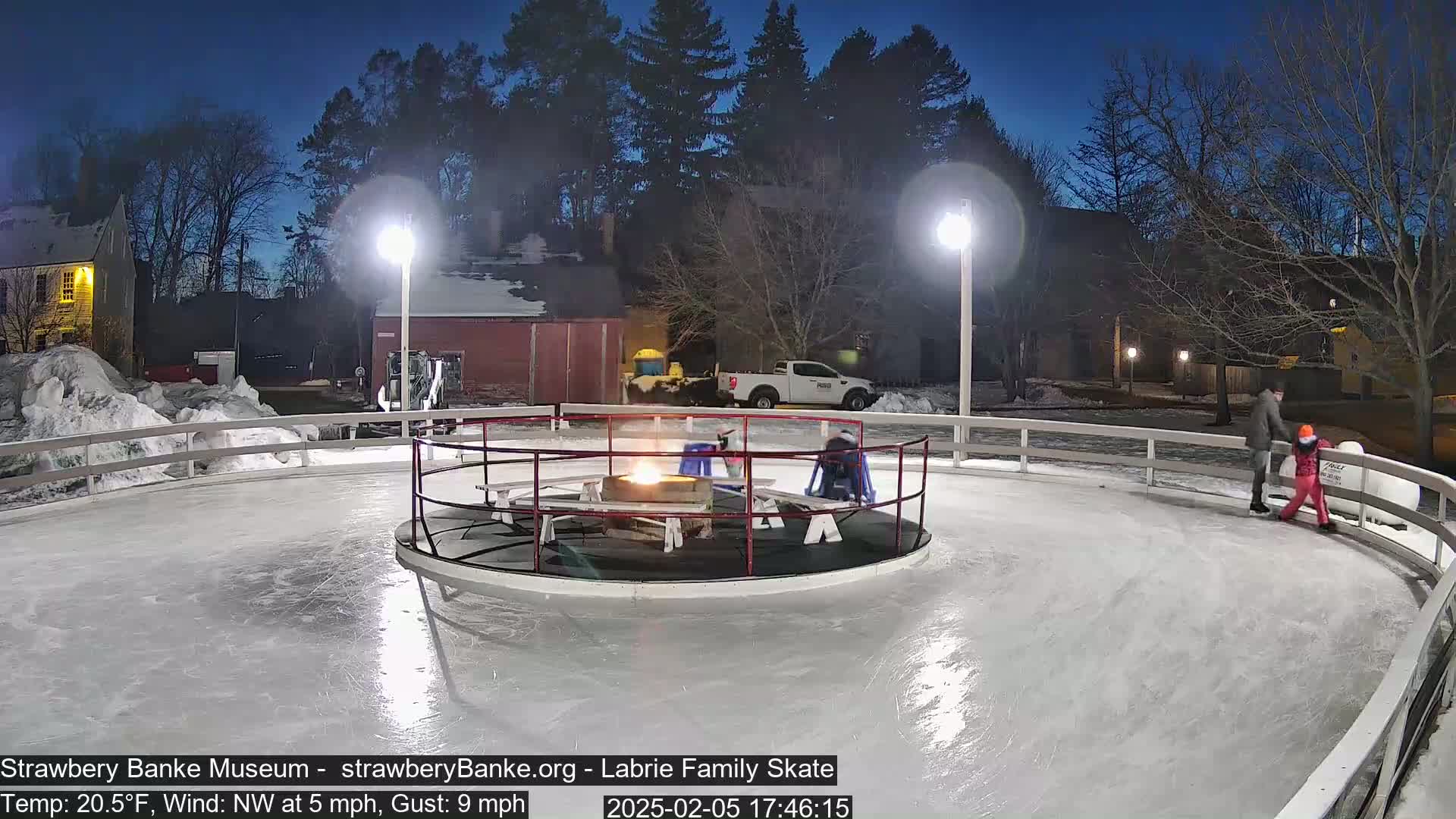 Fire Pit Porsmouth Ice Skating Live Cam -  New Hampshire, USA