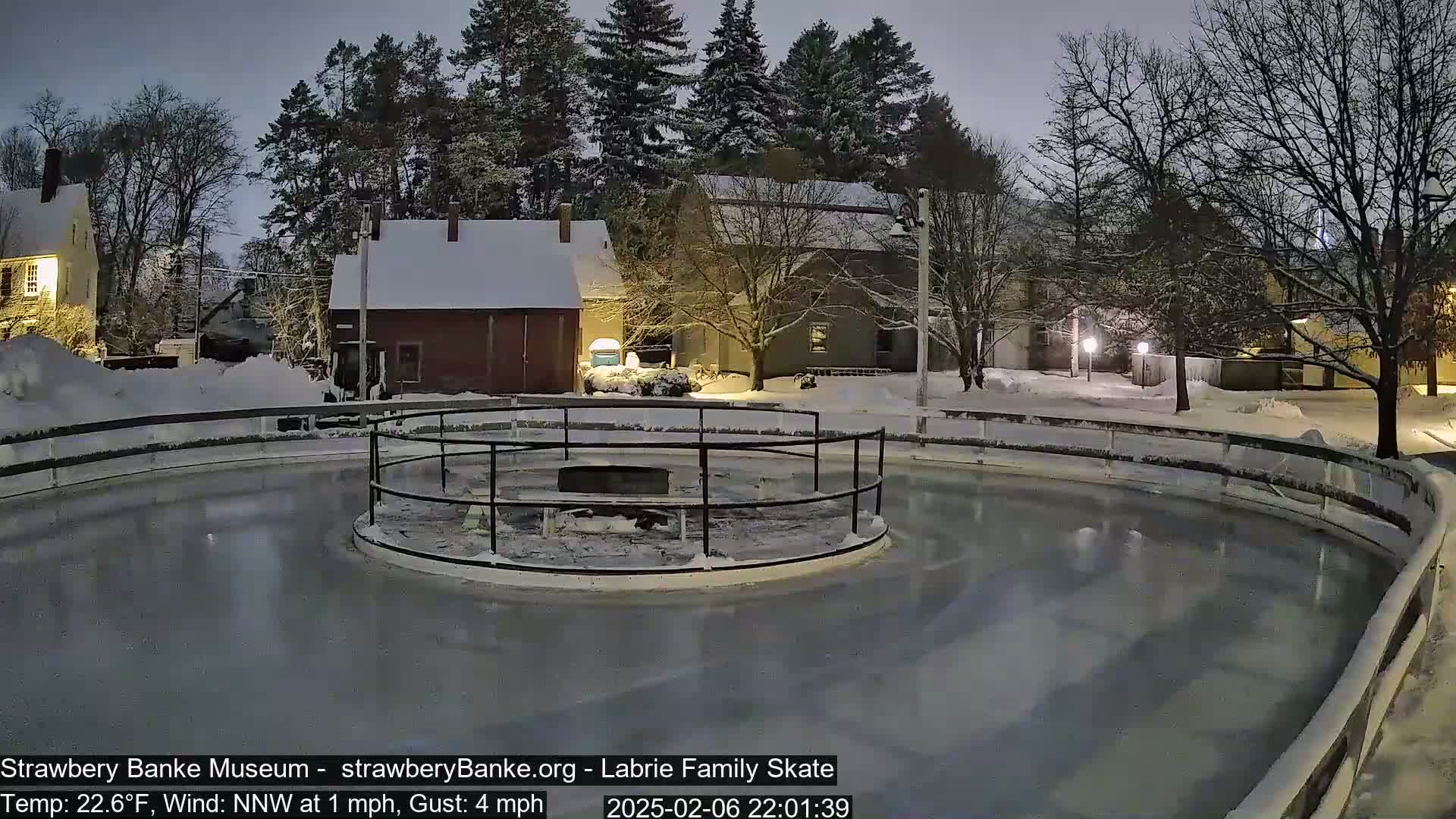 Fire Pit Porsmouth Ice Skating Live Cam -  New Hampshire, USA