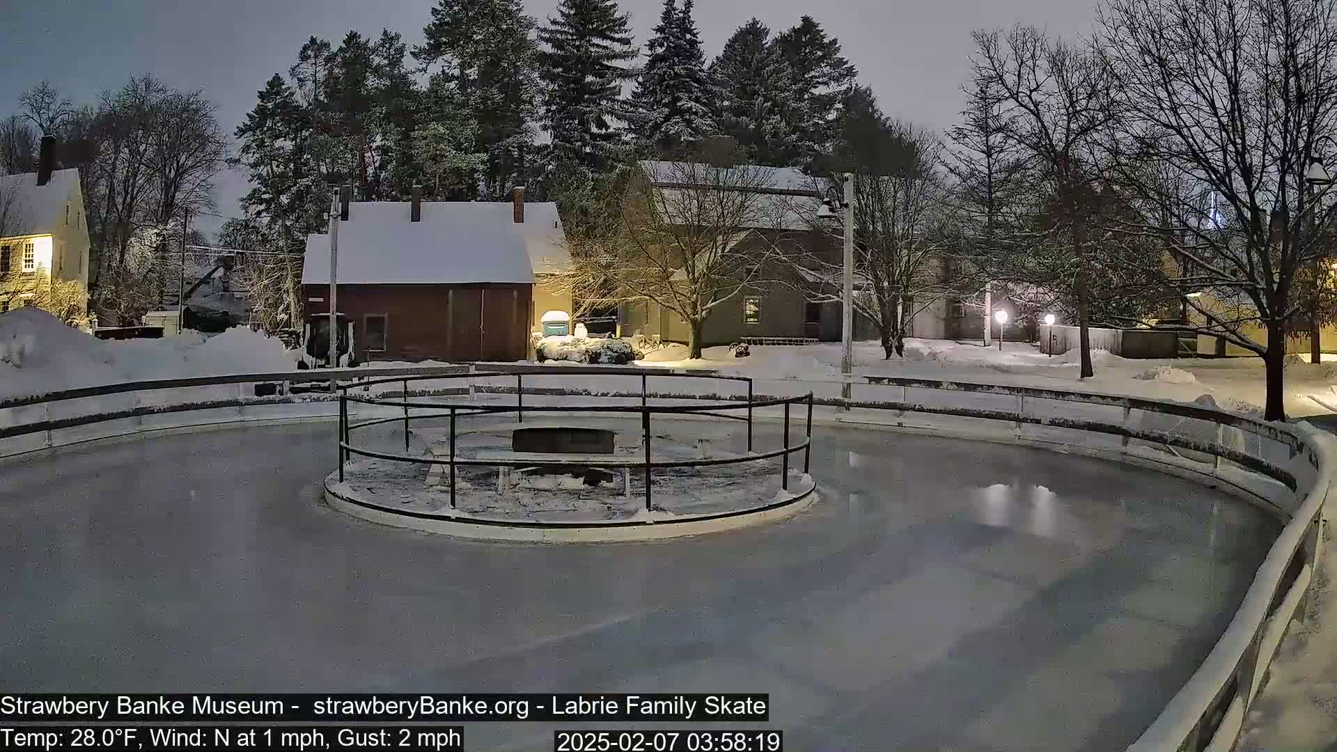 Fire Pit Porsmouth Ice Skating Live Cam -  New Hampshire, USA