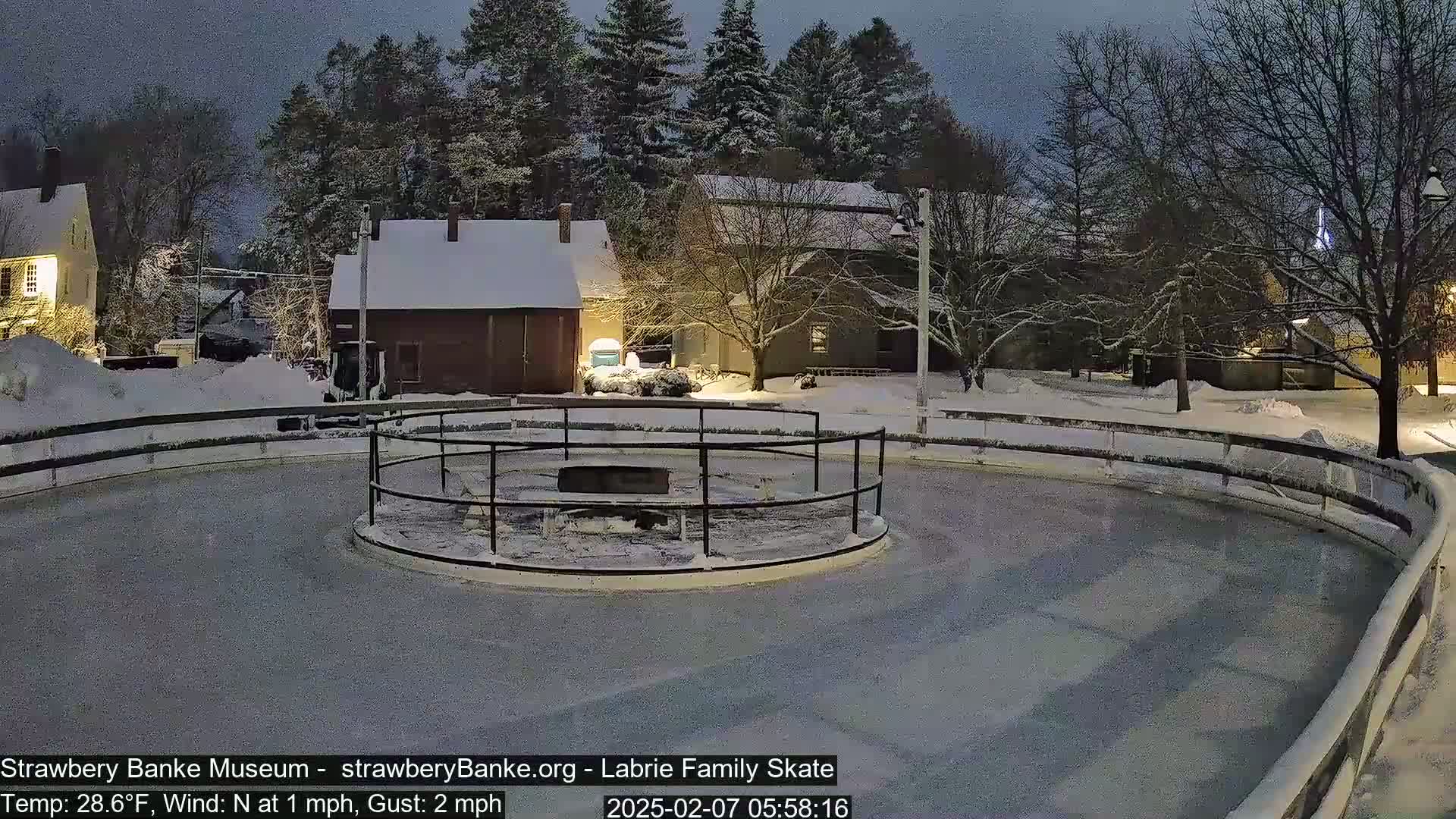 Fire Pit Porsmouth Ice Skating Live Cam -  New Hampshire, USA