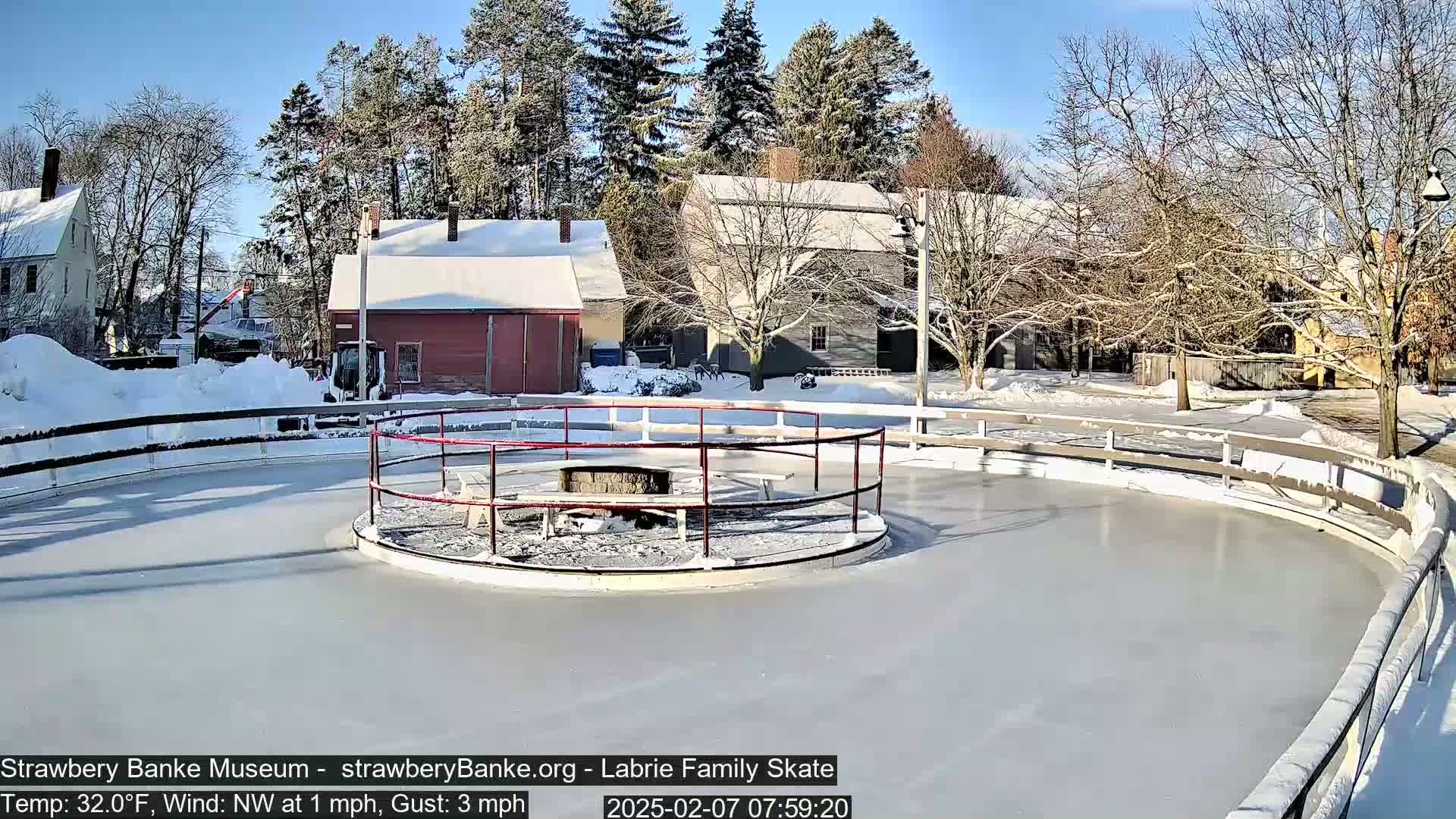 Fire Pit Porsmouth Ice Skating Live Cam -  New Hampshire, USA