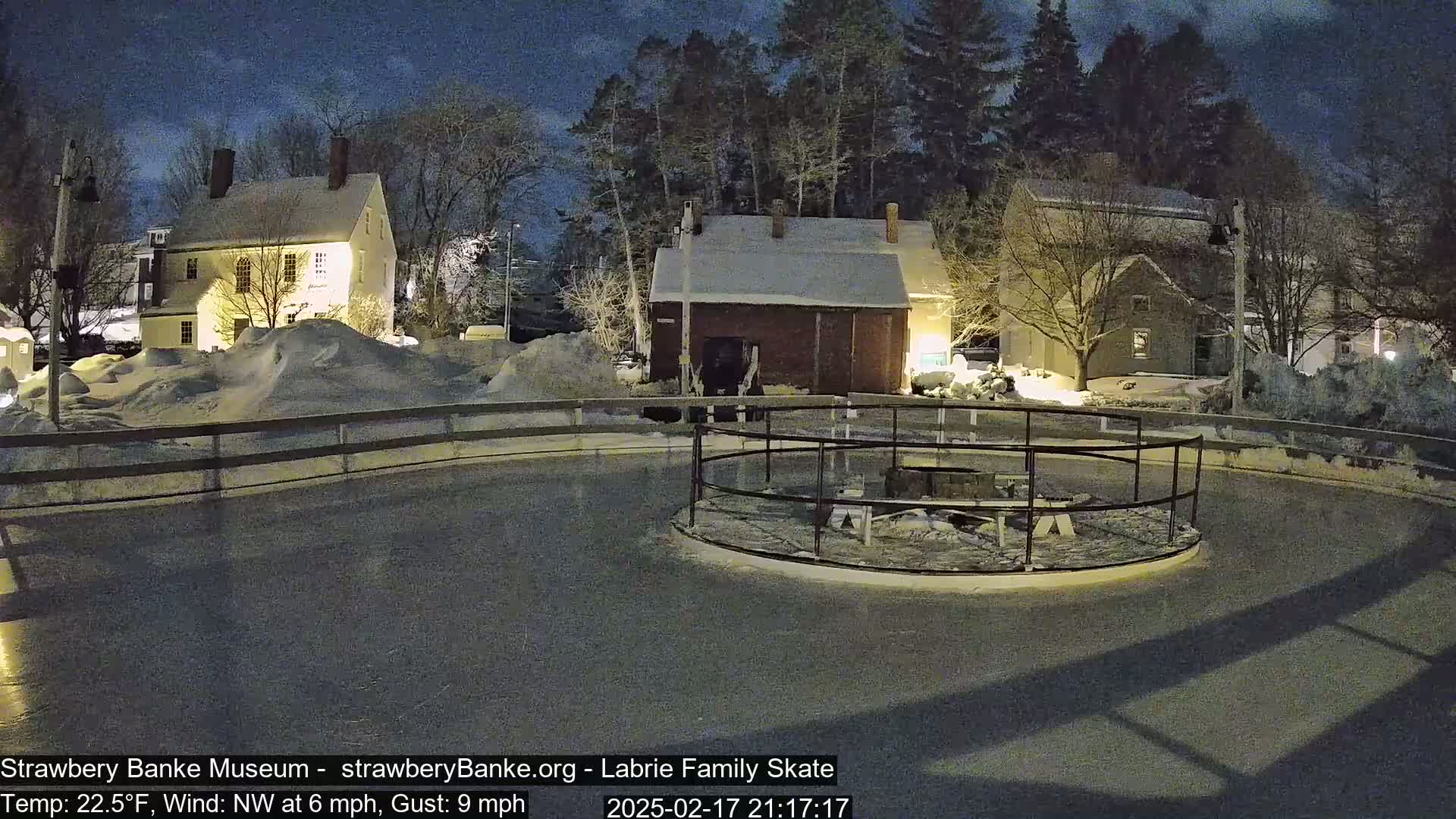 Fire Pit Porsmouth Ice Skating Live Cam -  New Hampshire, USA