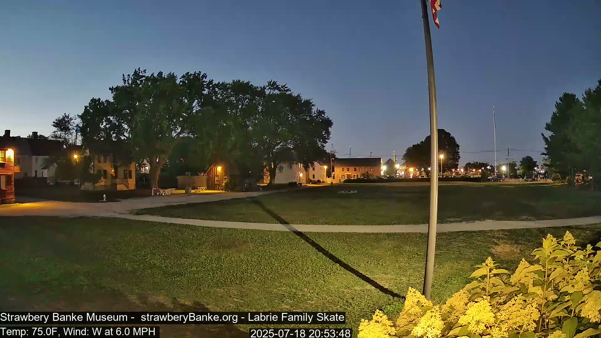 Fire Pit Porsmouth Ice Skating Live Cam -  New Hampshire, USA