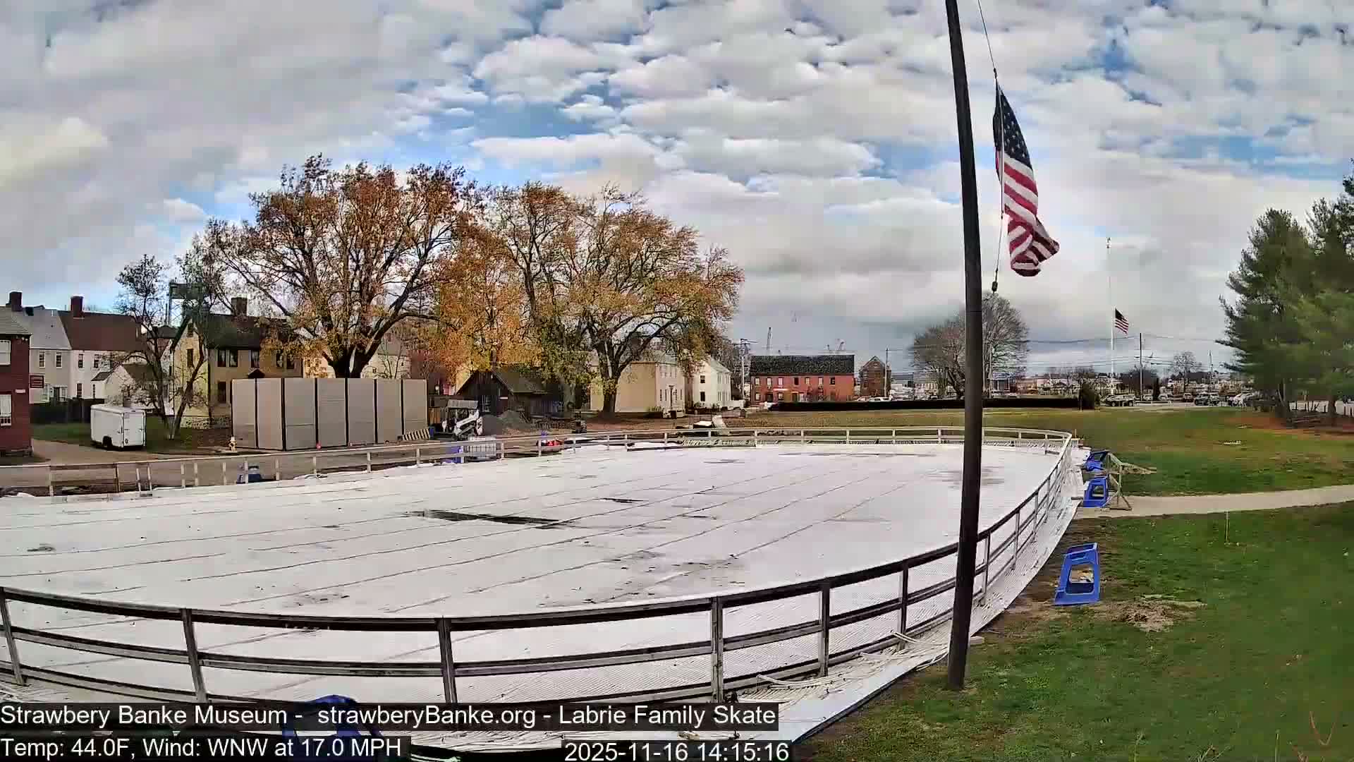 Fire Pit Porsmouth Ice Skating Live Cam -  New Hampshire, USA